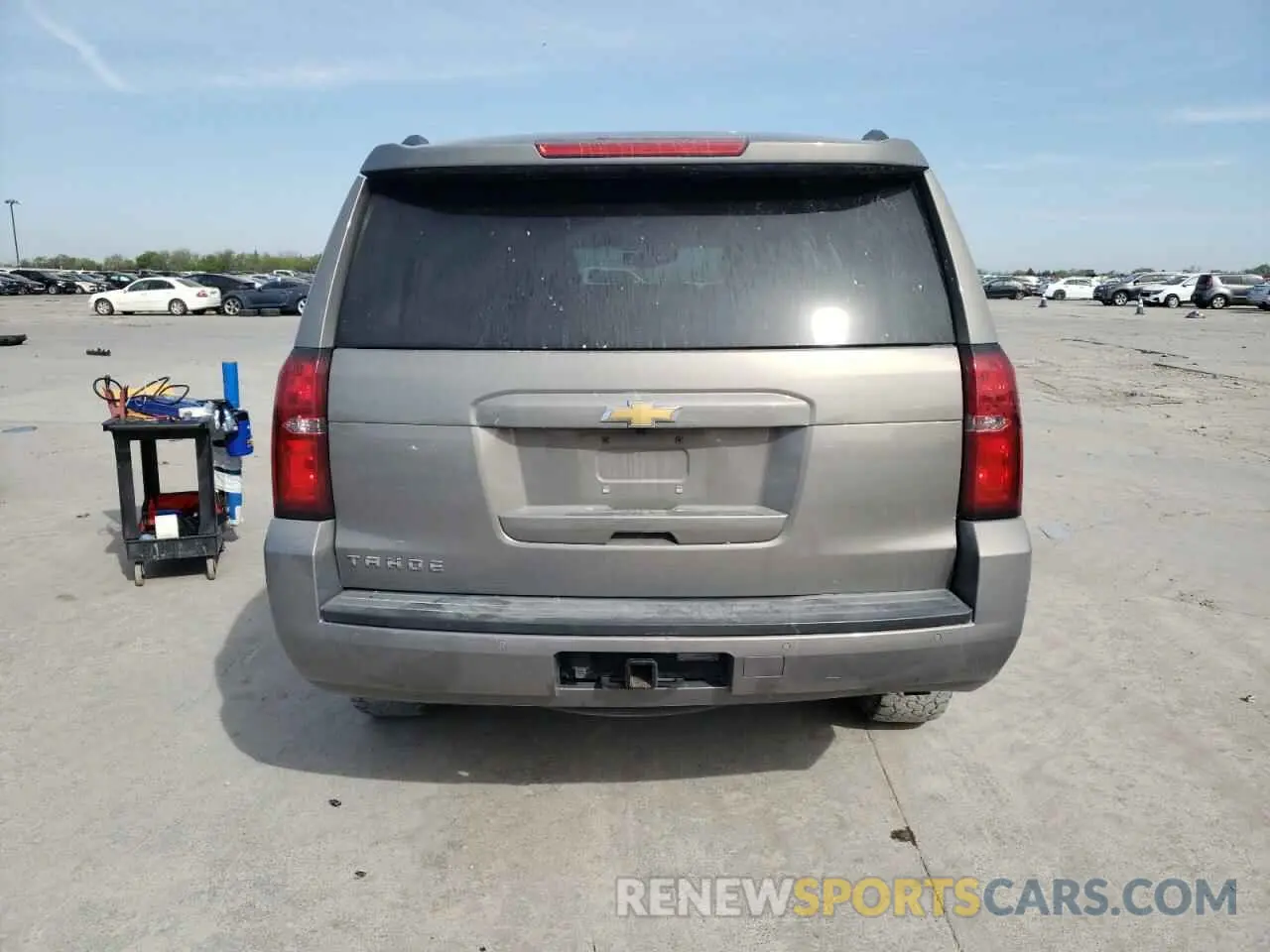 6 Photograph of a damaged car 1GNSCBKC8KR396364 CHEVROLET TAHOE 2019