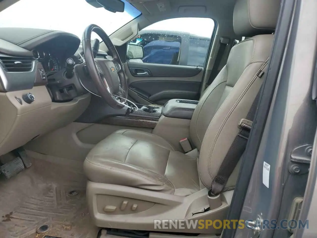 7 Photograph of a damaged car 1GNSCBKC8KR396364 CHEVROLET TAHOE 2019
