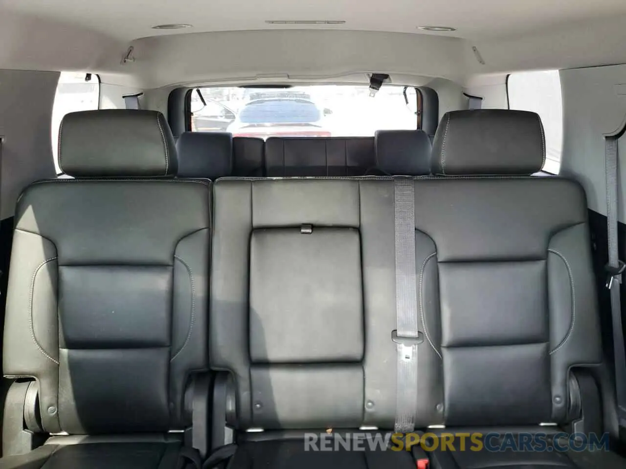 10 Photograph of a damaged car 1GNSCBKC9KR208029 CHEVROLET TAHOE 2019