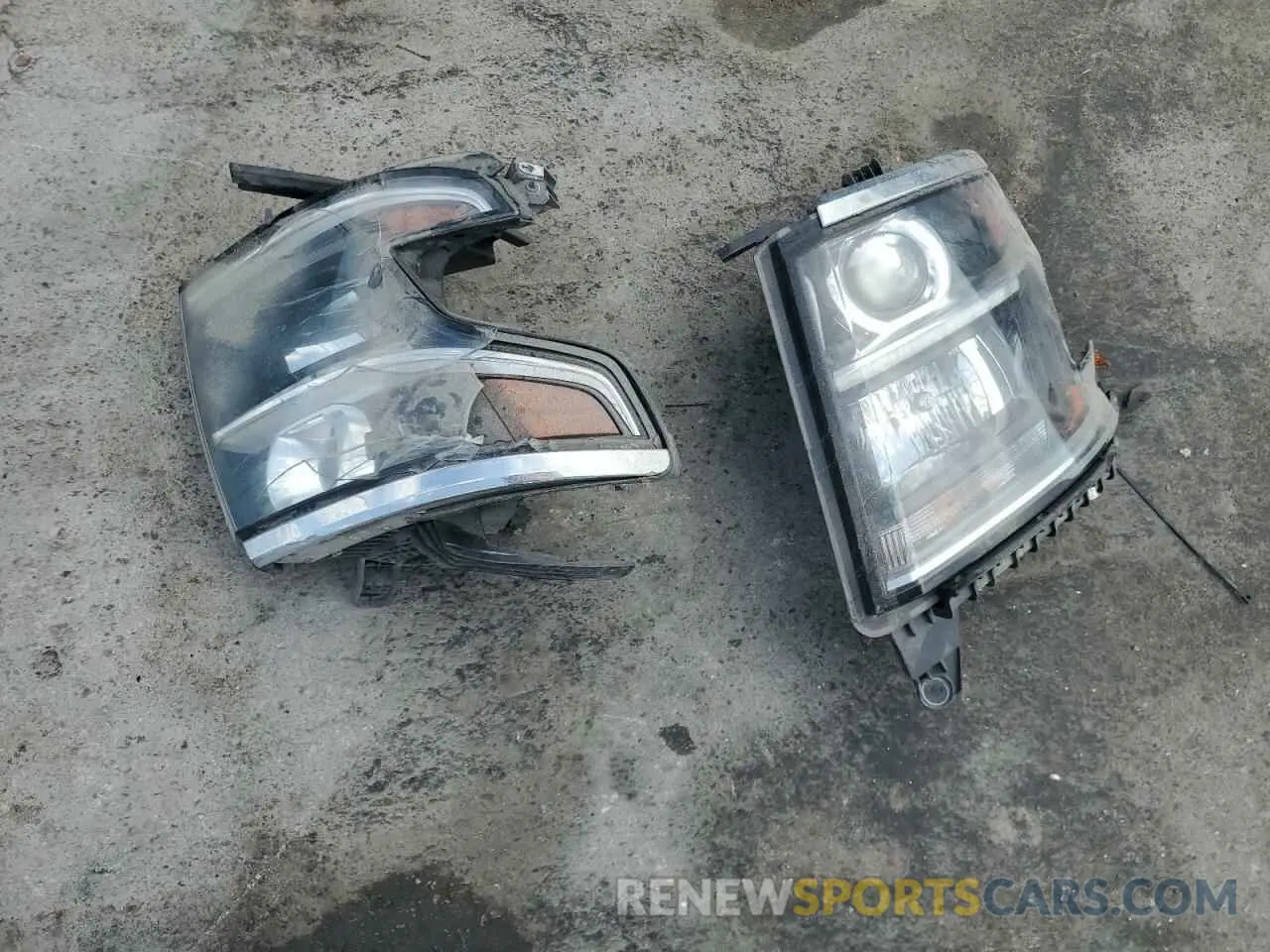 13 Photograph of a damaged car 1GNSCBKC9KR208029 CHEVROLET TAHOE 2019