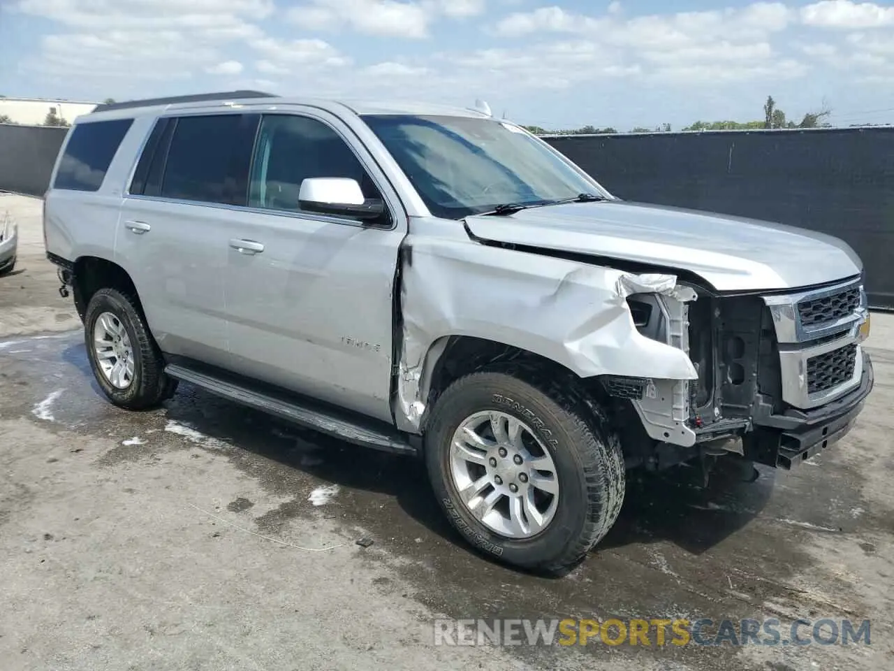 4 Photograph of a damaged car 1GNSCBKC9KR208029 CHEVROLET TAHOE 2019