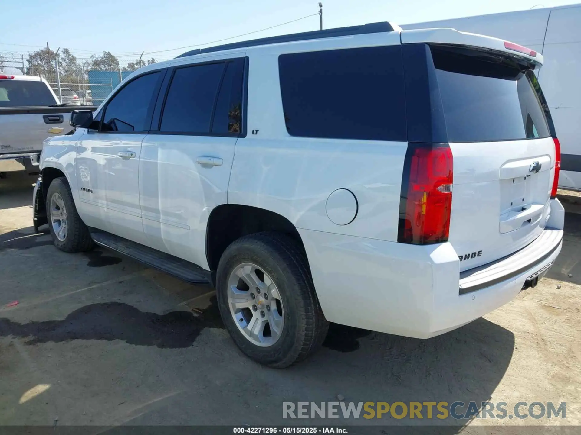 3 Фотография поврежденного автомобиля 1GNSCBKC9KR374907 CHEVROLET TAHOE 2019