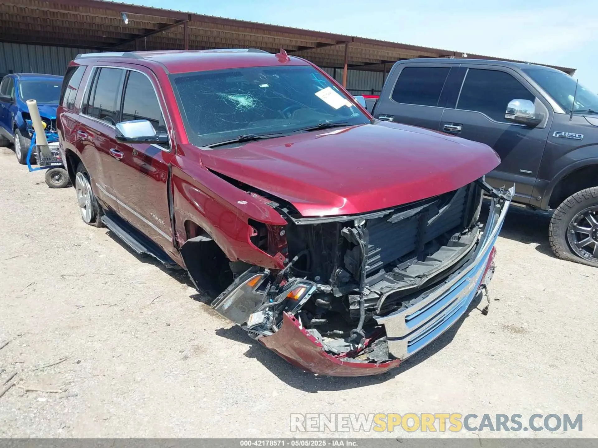 1 Photograph of a damaged car 1GNSCCKC2KR173999 CHEVROLET TAHOE 2019