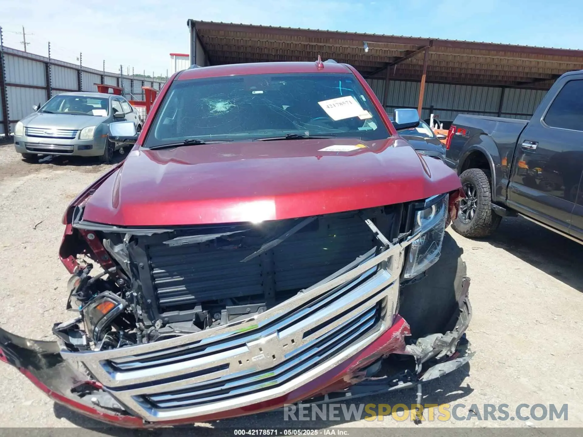 11 Photograph of a damaged car 1GNSCCKC2KR173999 CHEVROLET TAHOE 2019