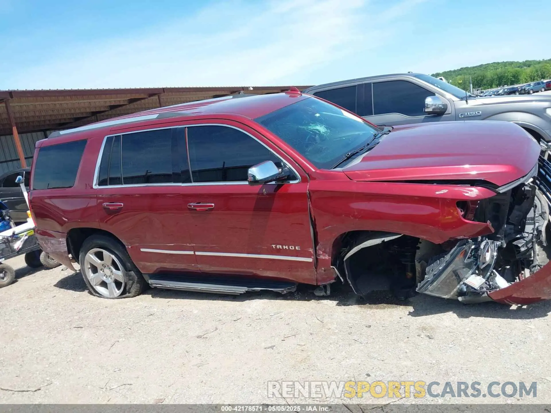 12 Photograph of a damaged car 1GNSCCKC2KR173999 CHEVROLET TAHOE 2019