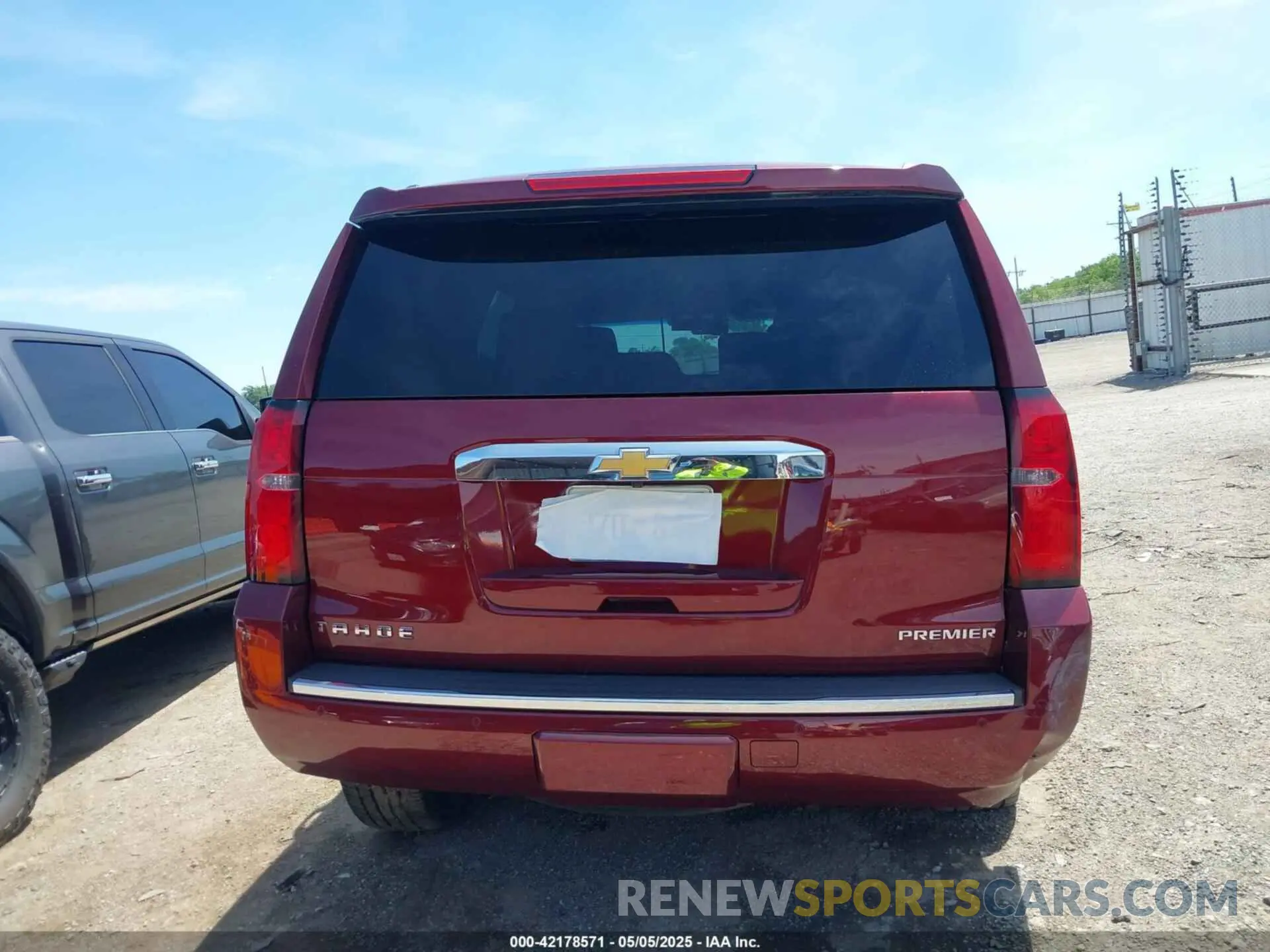15 Photograph of a damaged car 1GNSCCKC2KR173999 CHEVROLET TAHOE 2019