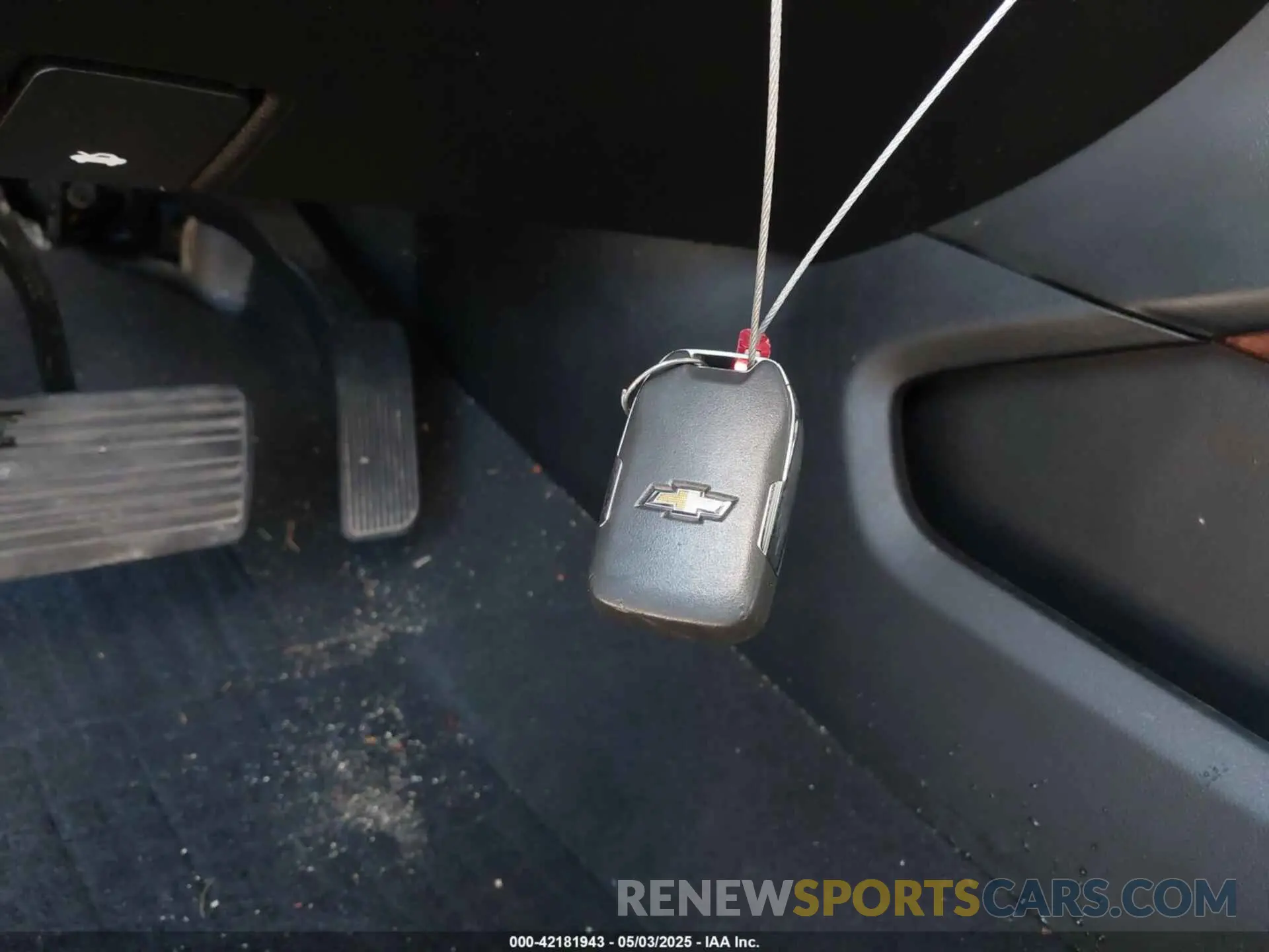 11 Photograph of a damaged car 1GNSCCKC5KR176752 CHEVROLET TAHOE 2019