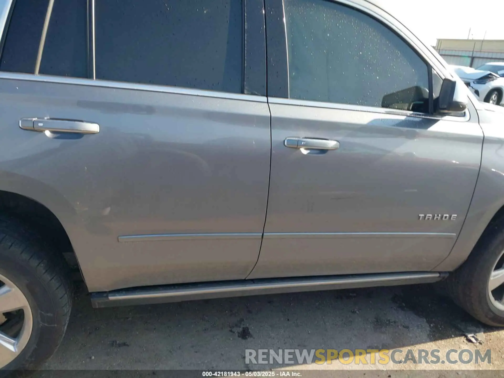13 Photograph of a damaged car 1GNSCCKC5KR176752 CHEVROLET TAHOE 2019