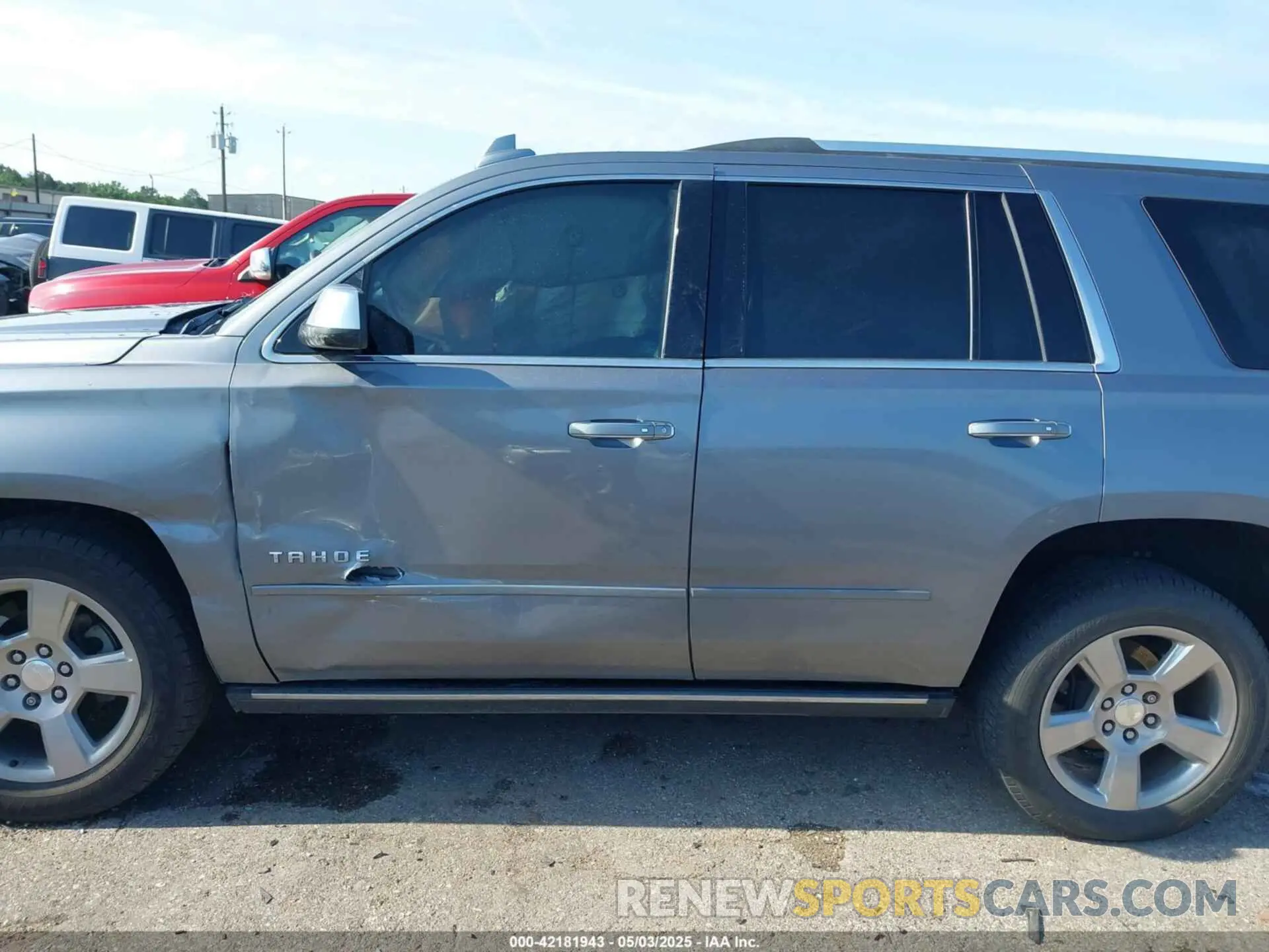14 Photograph of a damaged car 1GNSCCKC5KR176752 CHEVROLET TAHOE 2019