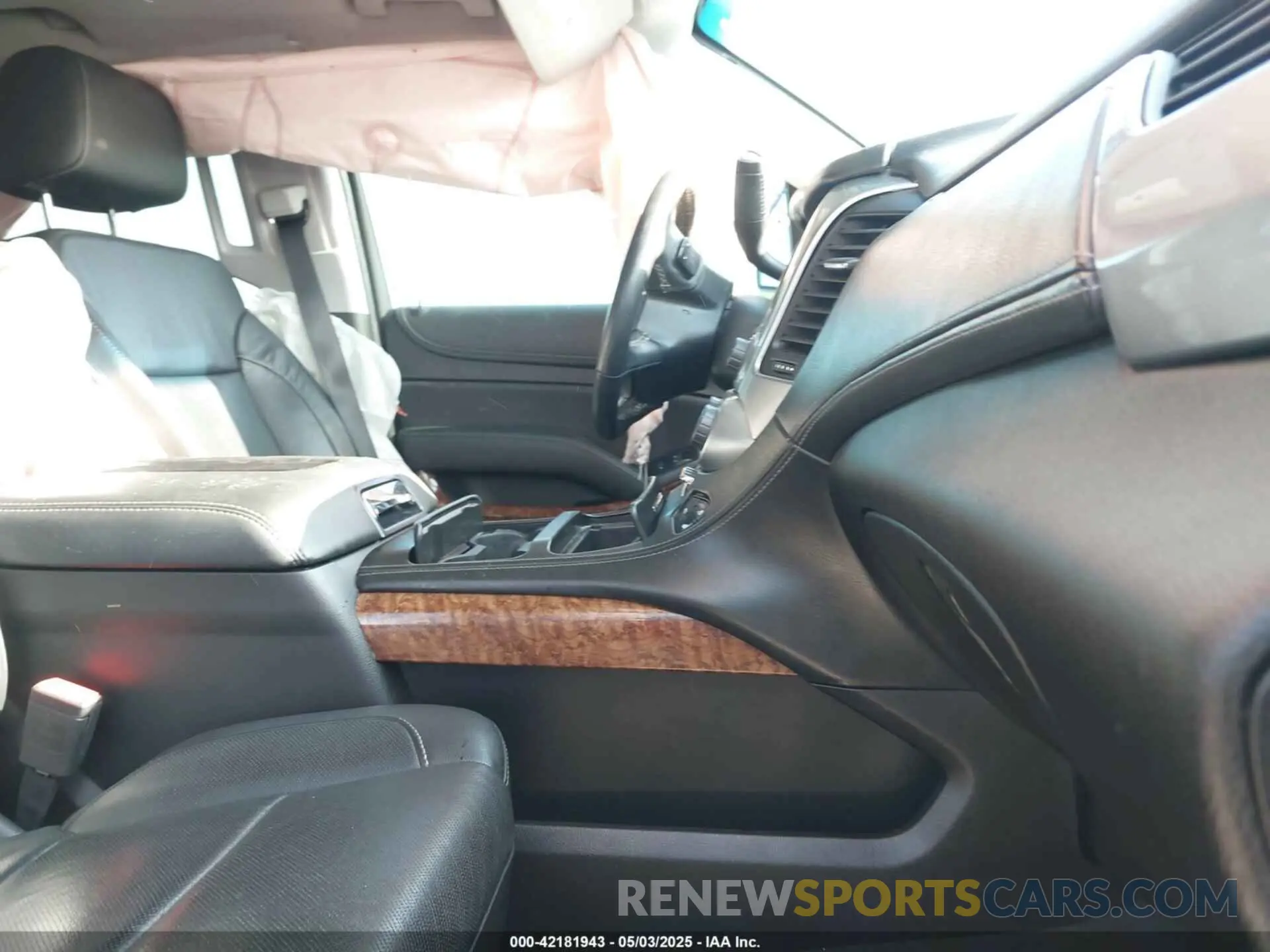 5 Photograph of a damaged car 1GNSCCKC5KR176752 CHEVROLET TAHOE 2019