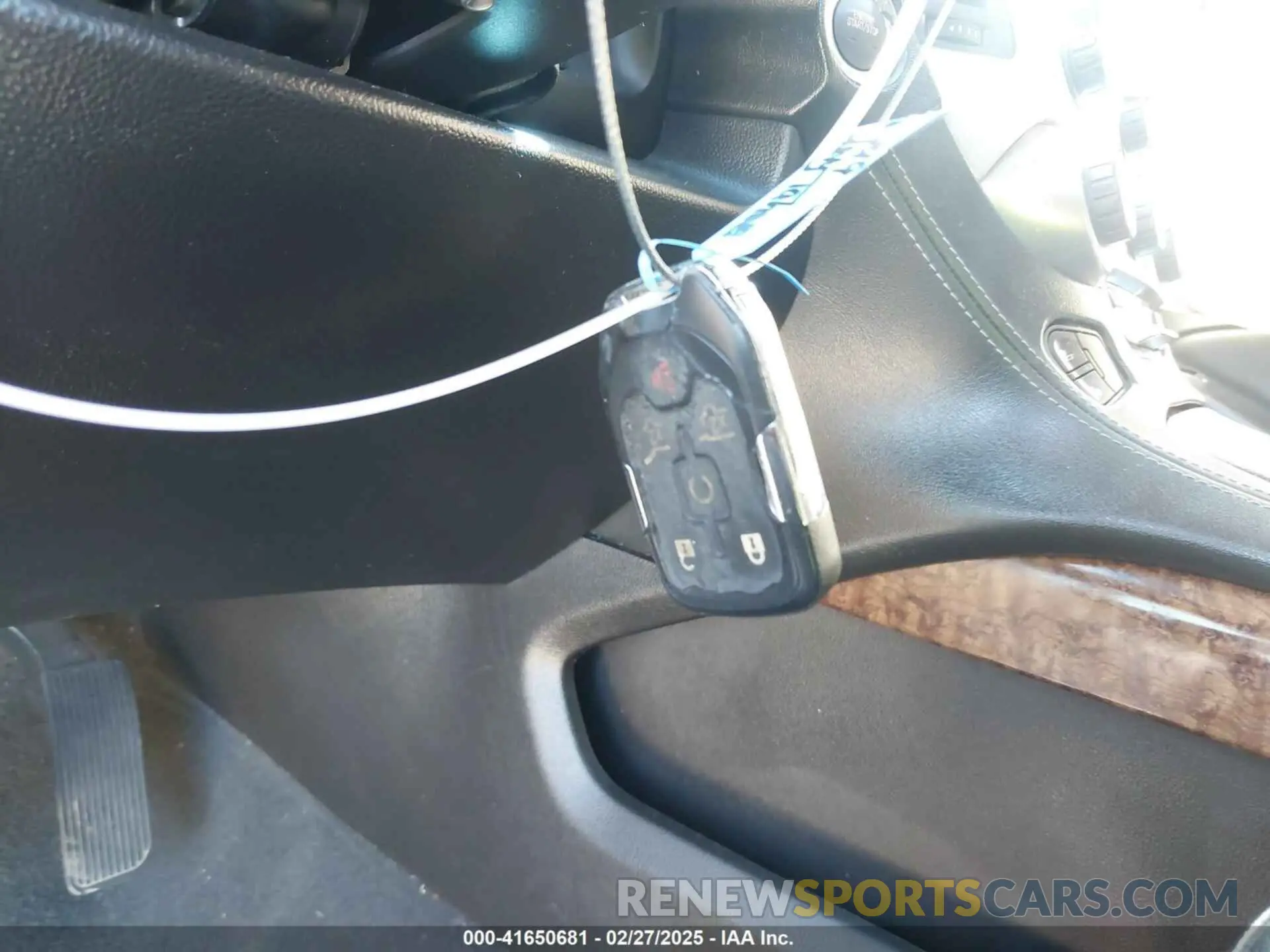 11 Photograph of a damaged car 1GNSCCKC5KR260277 CHEVROLET TAHOE 2019