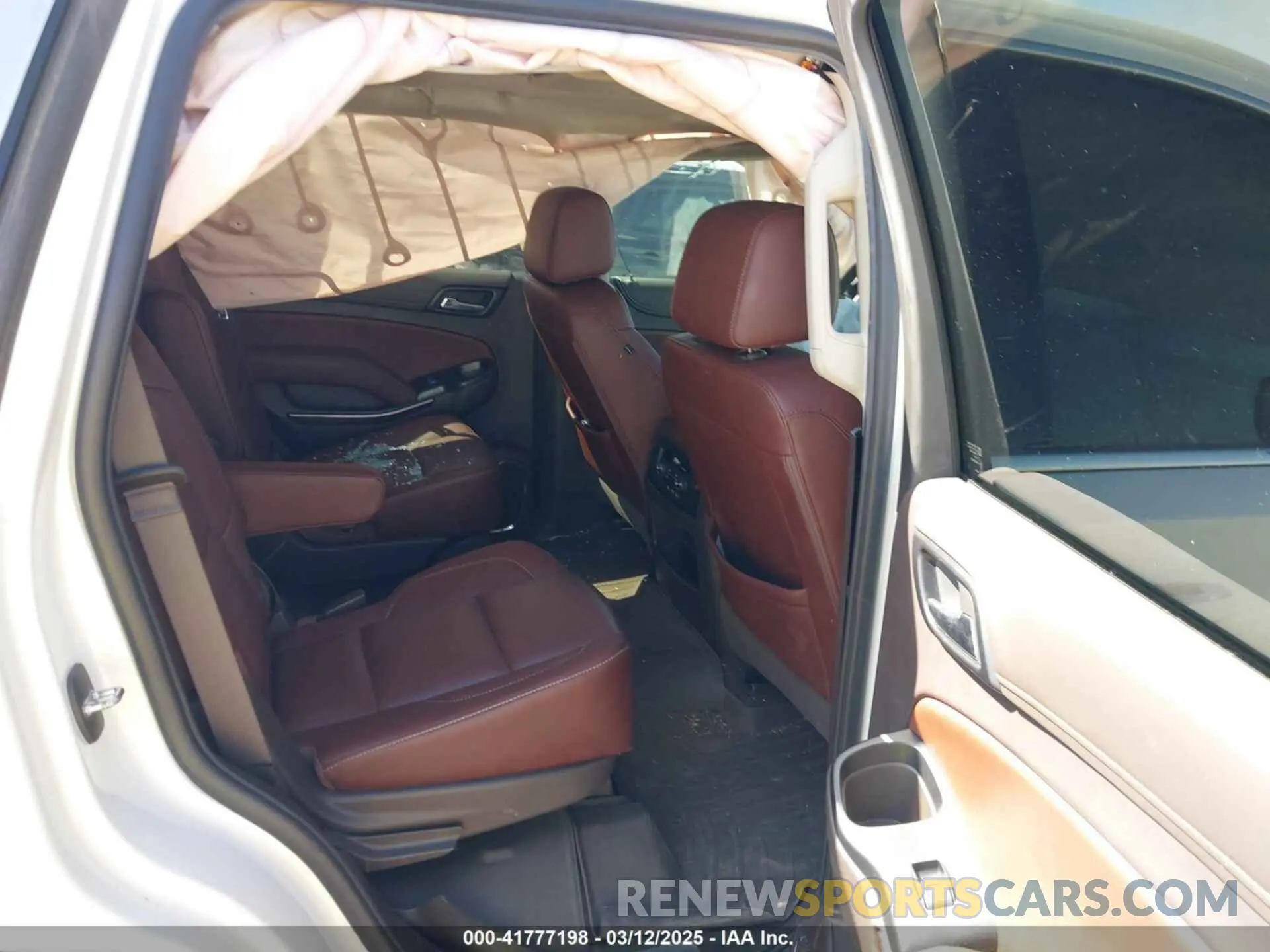 8 Фотография поврежденного автомобиля 1GNSCCKC9KR256636 CHEVROLET TAHOE 2019