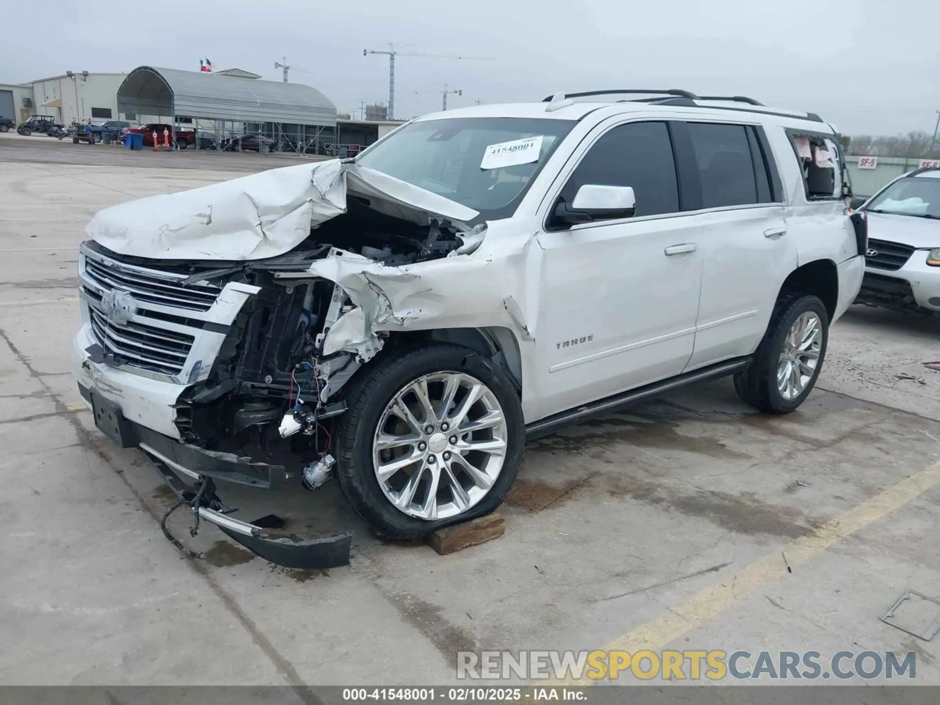 2 Фотография поврежденного автомобиля 1GNSCCKJ4KR169077 CHEVROLET TAHOE 2019