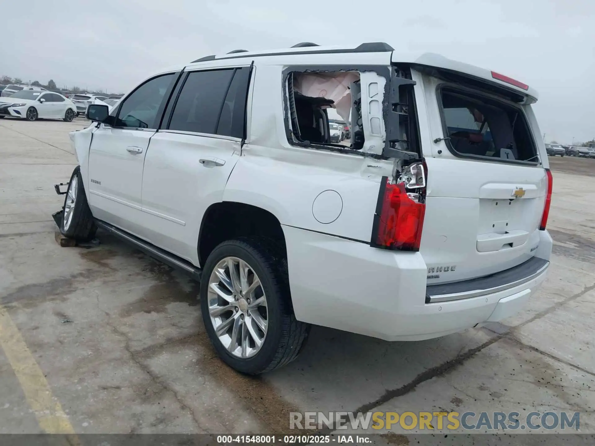 3 Фотография поврежденного автомобиля 1GNSCCKJ4KR169077 CHEVROLET TAHOE 2019