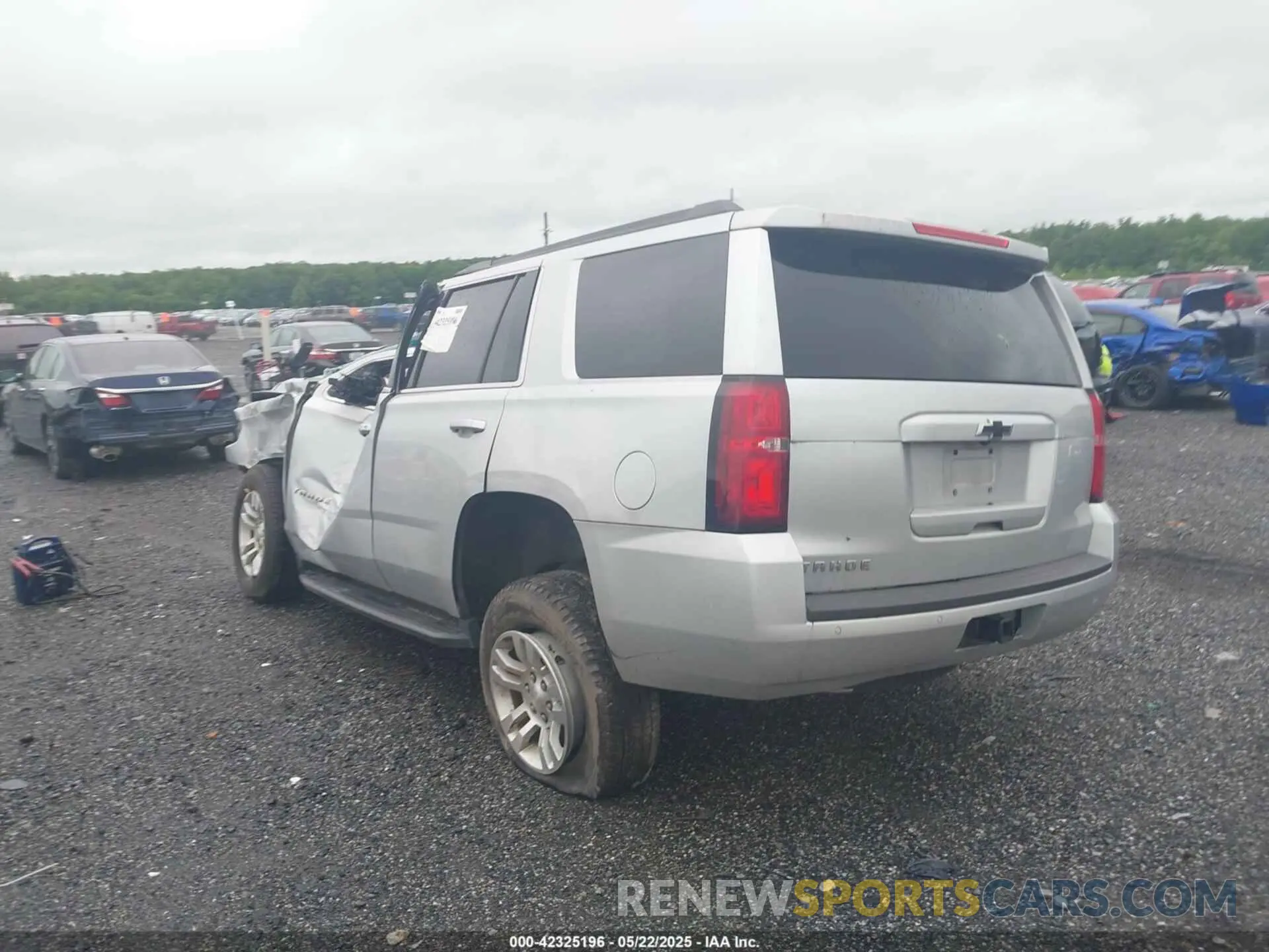 3 Фотография поврежденного автомобиля 1GNSKAKC2KR185738 CHEVROLET TAHOE 2019