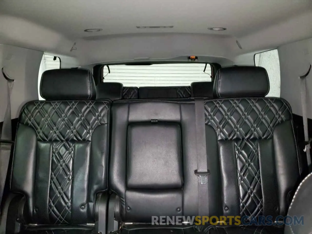 10 Photograph of a damaged car 1GNSKAKC7KR279792 CHEVROLET TAHOE 2019