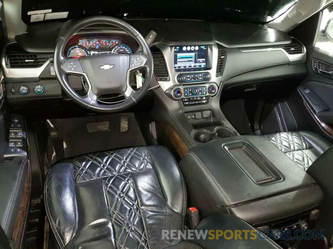 8 Photograph of a damaged car 1GNSKAKC7KR279792 CHEVROLET TAHOE 2019