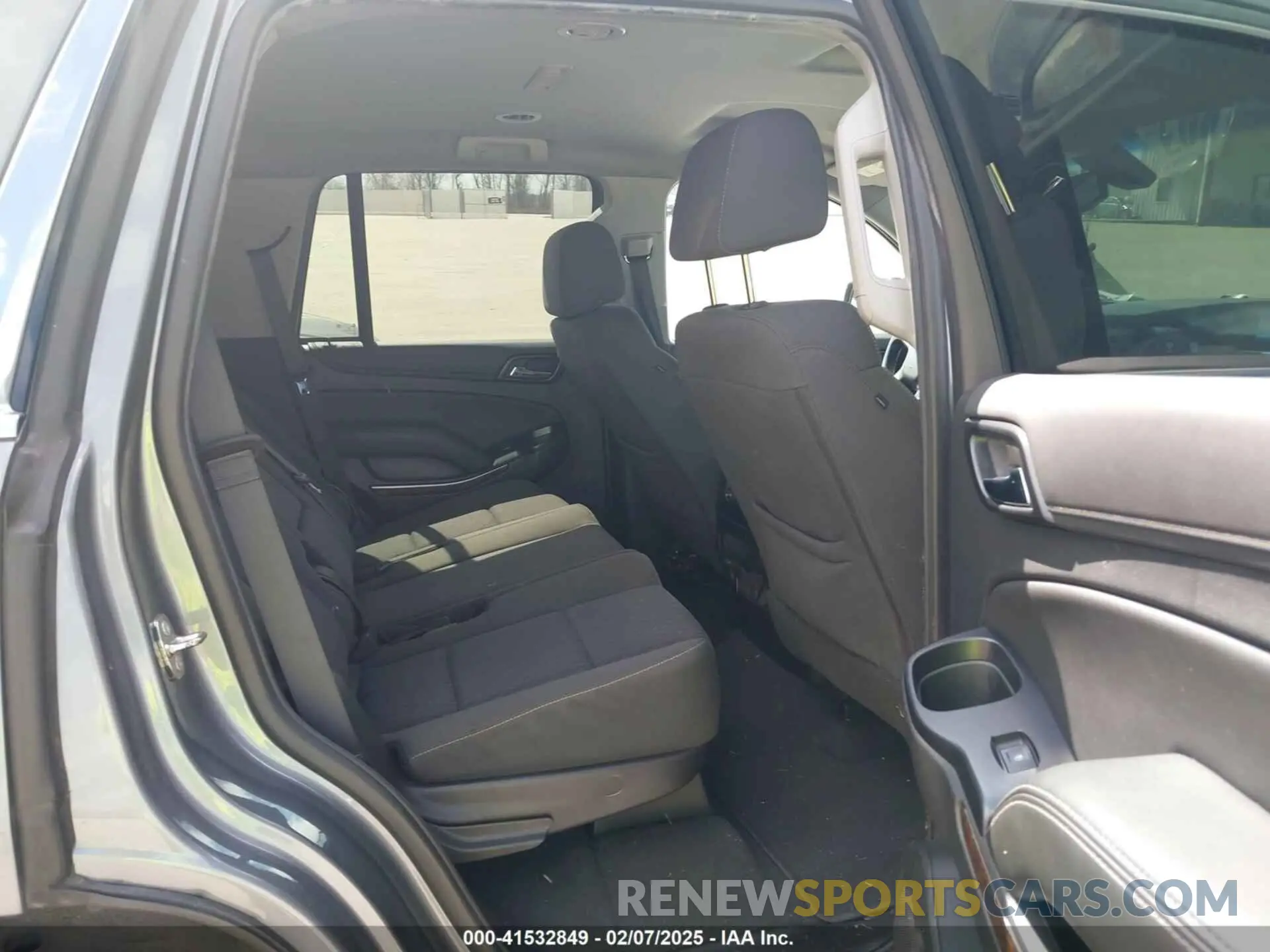 8 Photograph of a damaged car 1GNSKAKC7KR347704 CHEVROLET TAHOE 2019