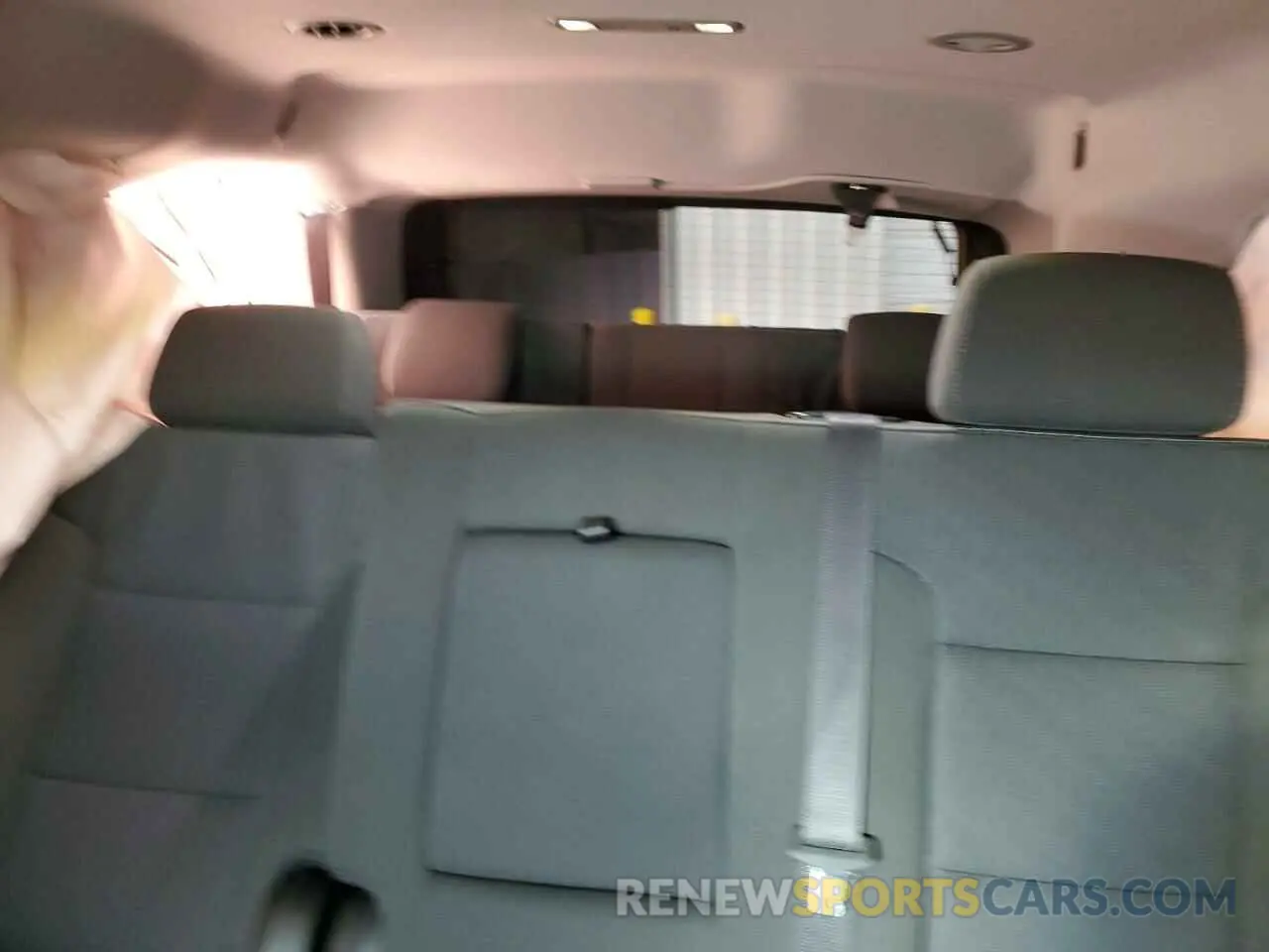 10 Фотография поврежденного автомобиля 1GNSKAKC9KR108767 CHEVROLET TAHOE 2019