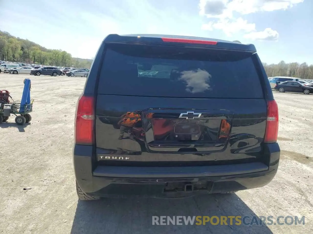 6 Photograph of a damaged car 1GNSKAKCXKR220980 CHEVROLET TAHOE 2019