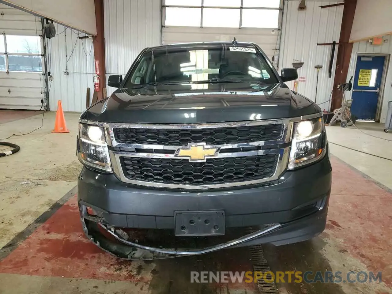 5 Photograph of a damaged car 1GNSKBKC1KR357280 CHEVROLET TAHOE 2019