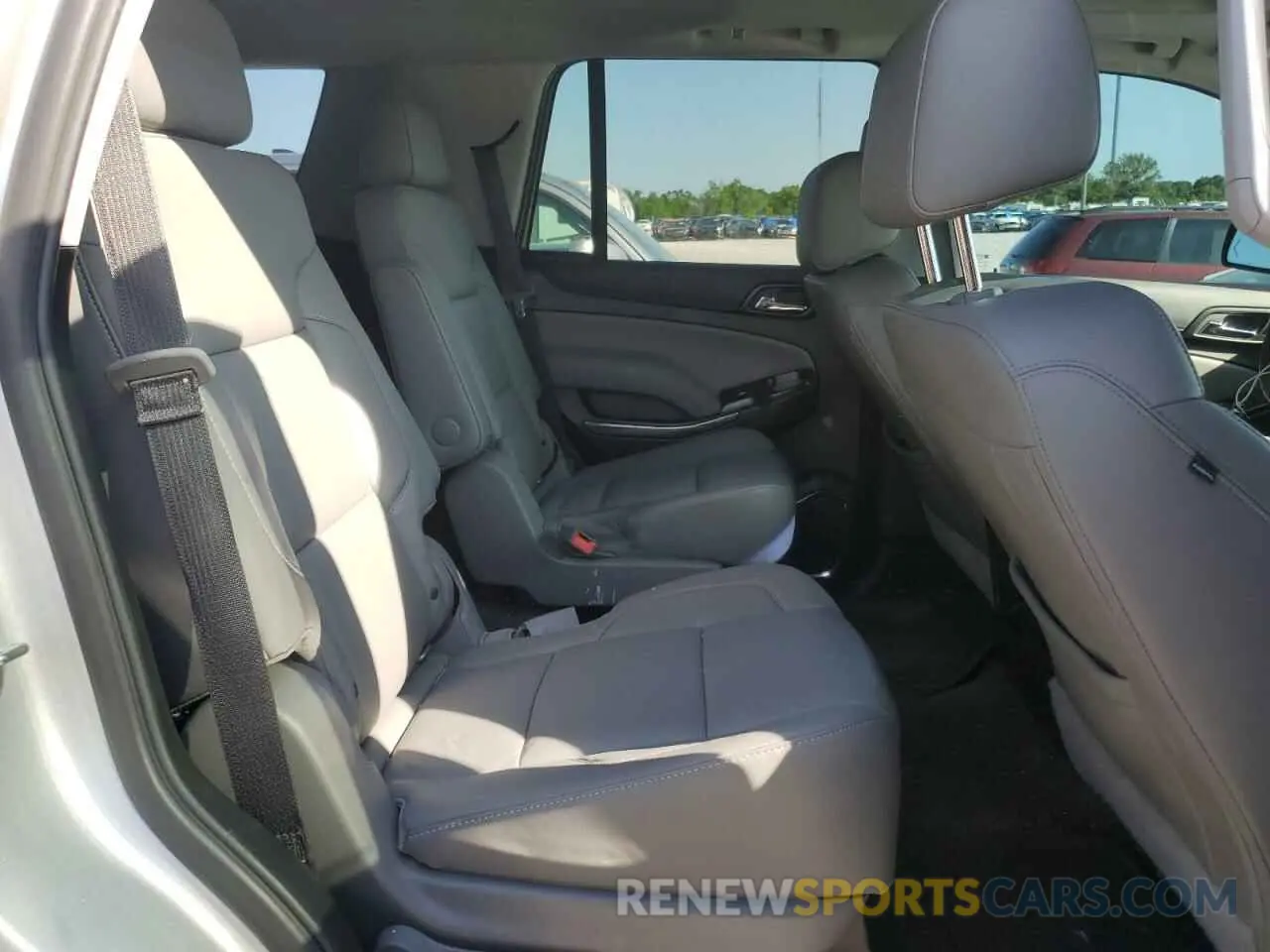 11 Photograph of a damaged car 1GNSKBKC2KR208134 CHEVROLET TAHOE 2019