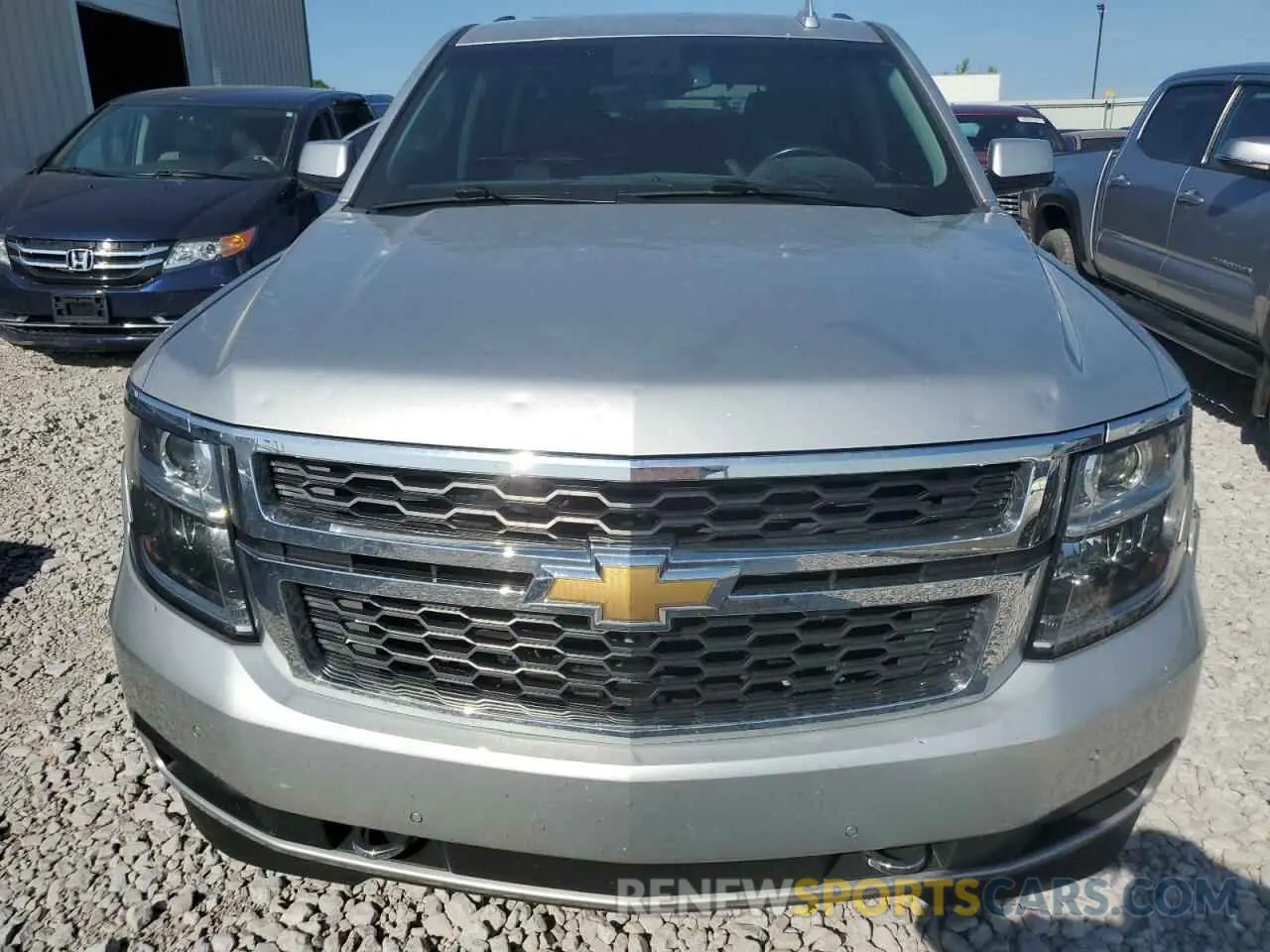 5 Photograph of a damaged car 1GNSKBKC2KR208134 CHEVROLET TAHOE 2019