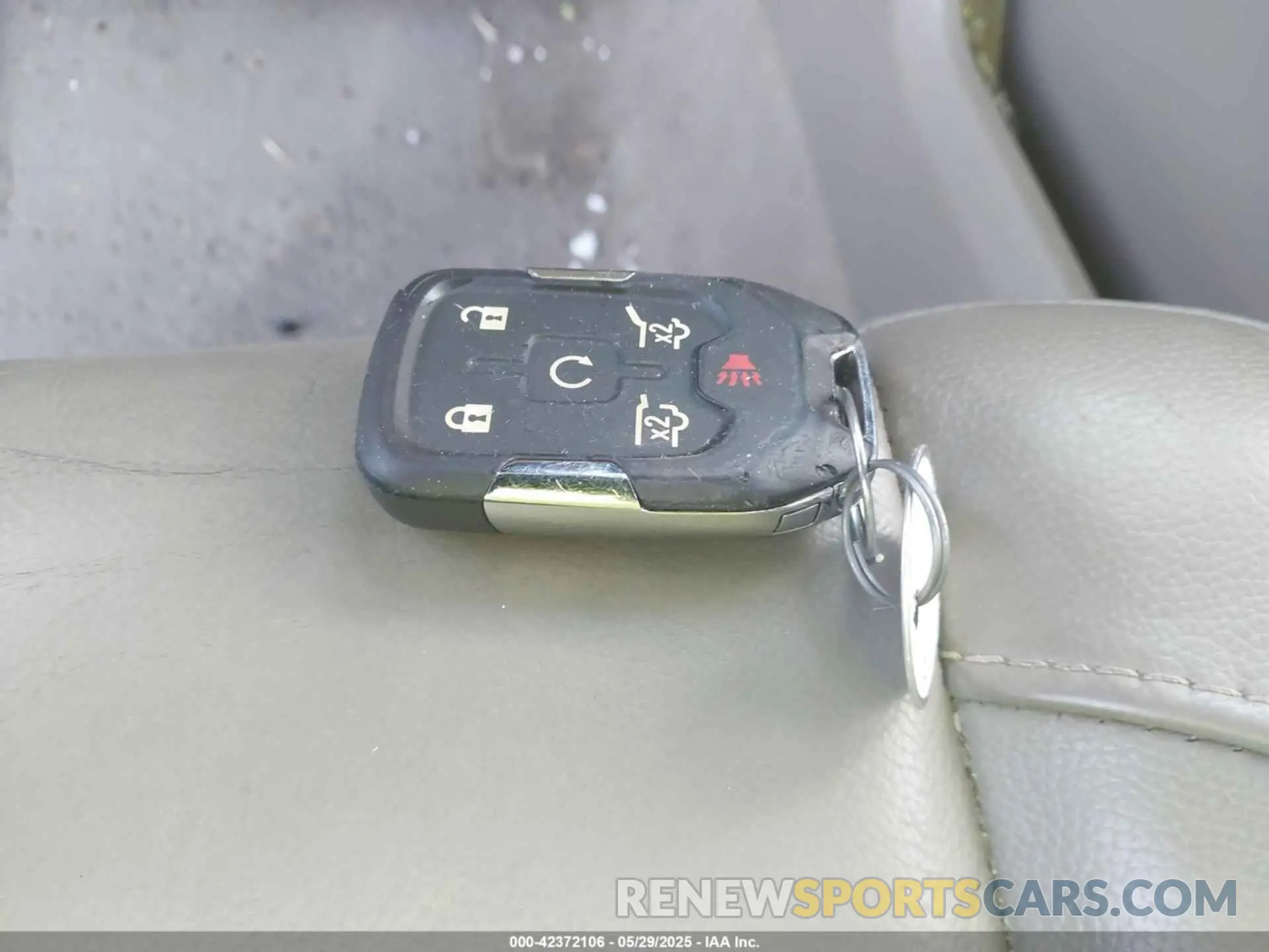 11 Фотография поврежденного автомобиля 1GNSKBKC2KR253915 CHEVROLET TAHOE 2019