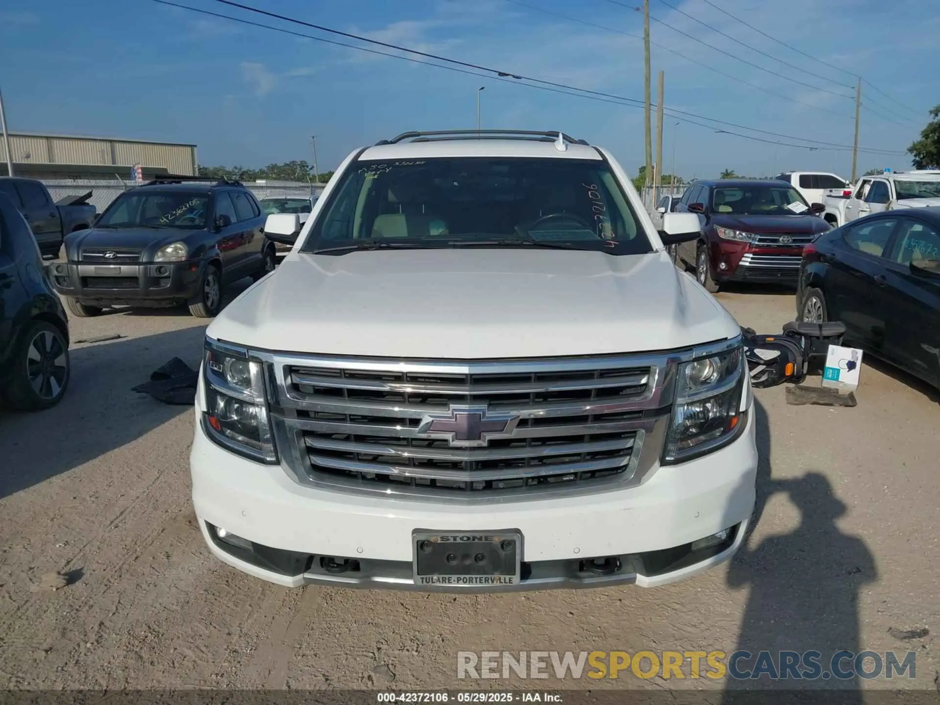 12 Фотография поврежденного автомобиля 1GNSKBKC2KR253915 CHEVROLET TAHOE 2019