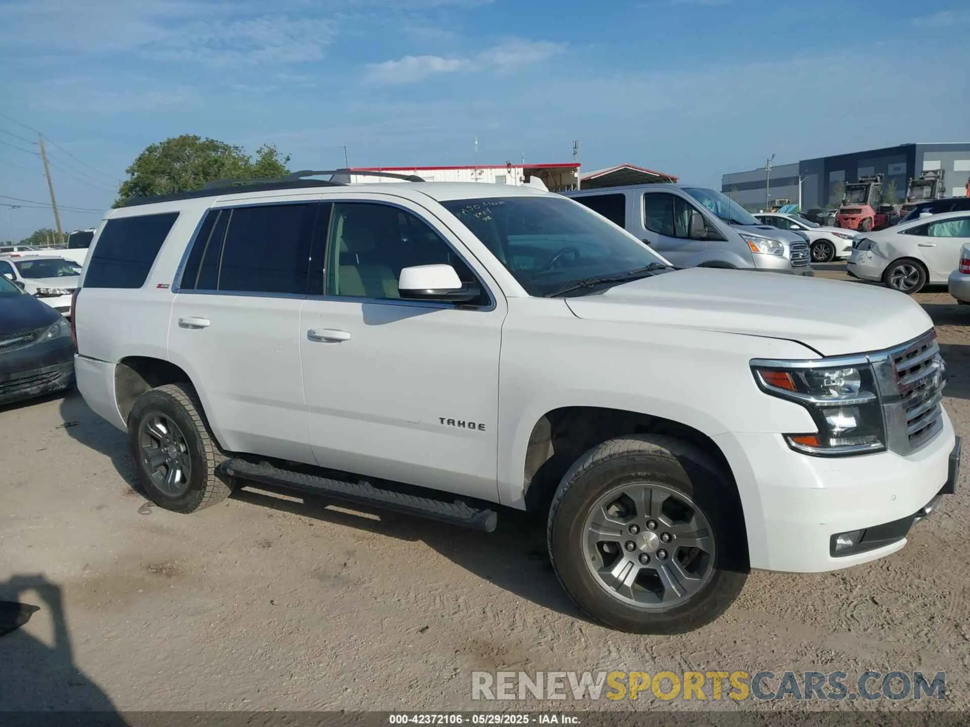 13 Фотография поврежденного автомобиля 1GNSKBKC2KR253915 CHEVROLET TAHOE 2019