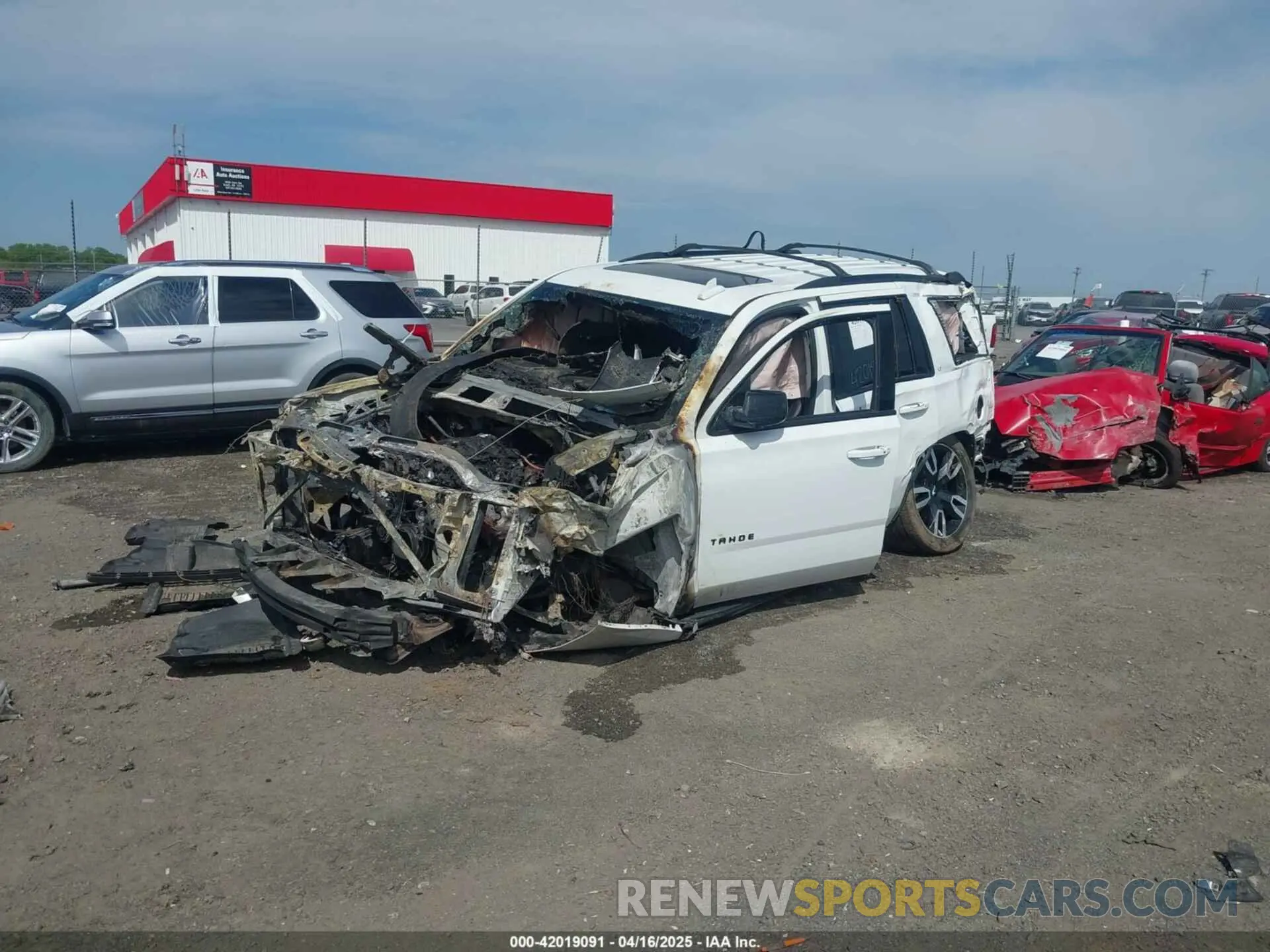 2 Photograph of a damaged car 1GNSKBKC2KR280113 CHEVROLET TAHOE 2019
