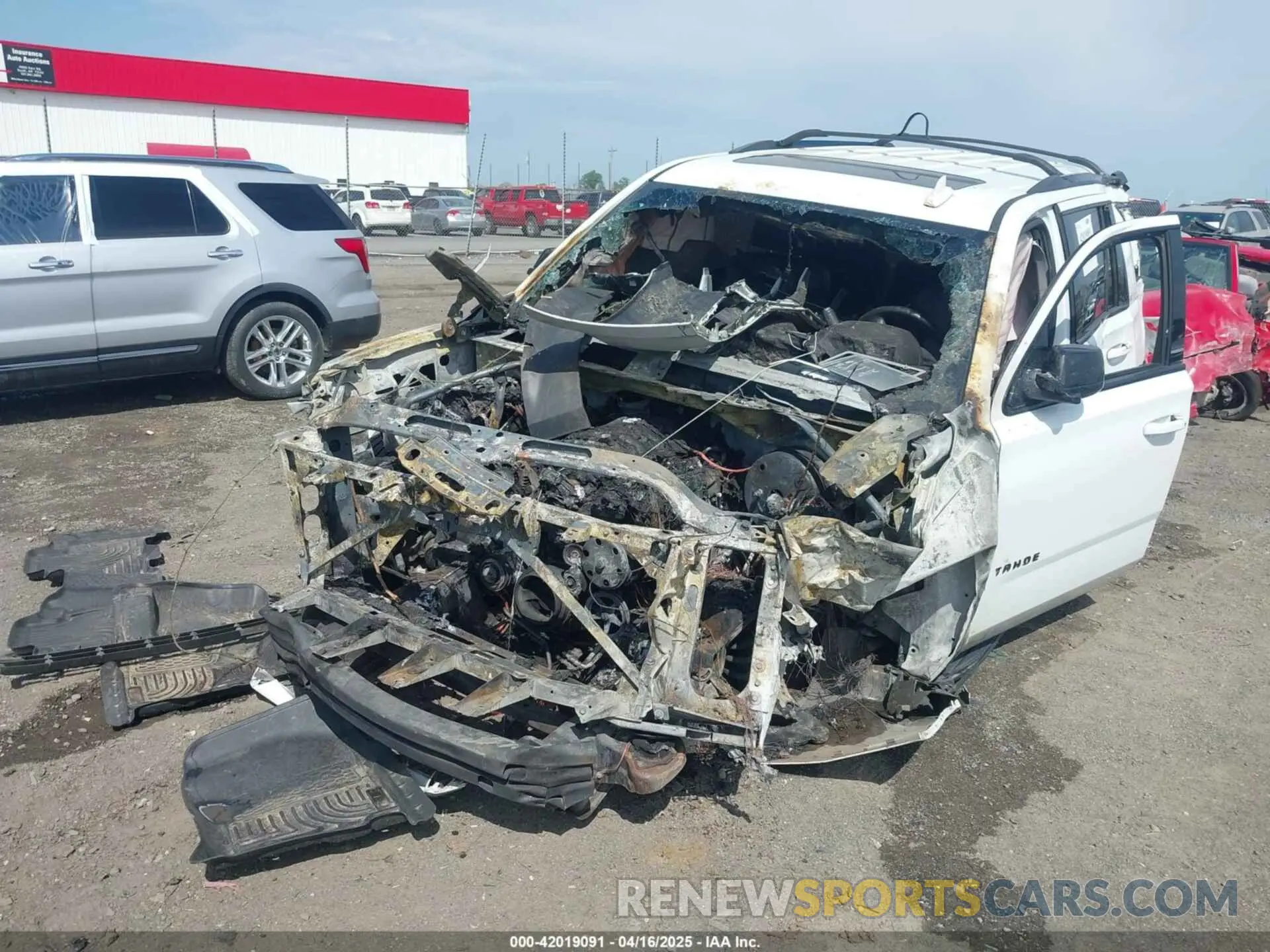6 Photograph of a damaged car 1GNSKBKC2KR280113 CHEVROLET TAHOE 2019