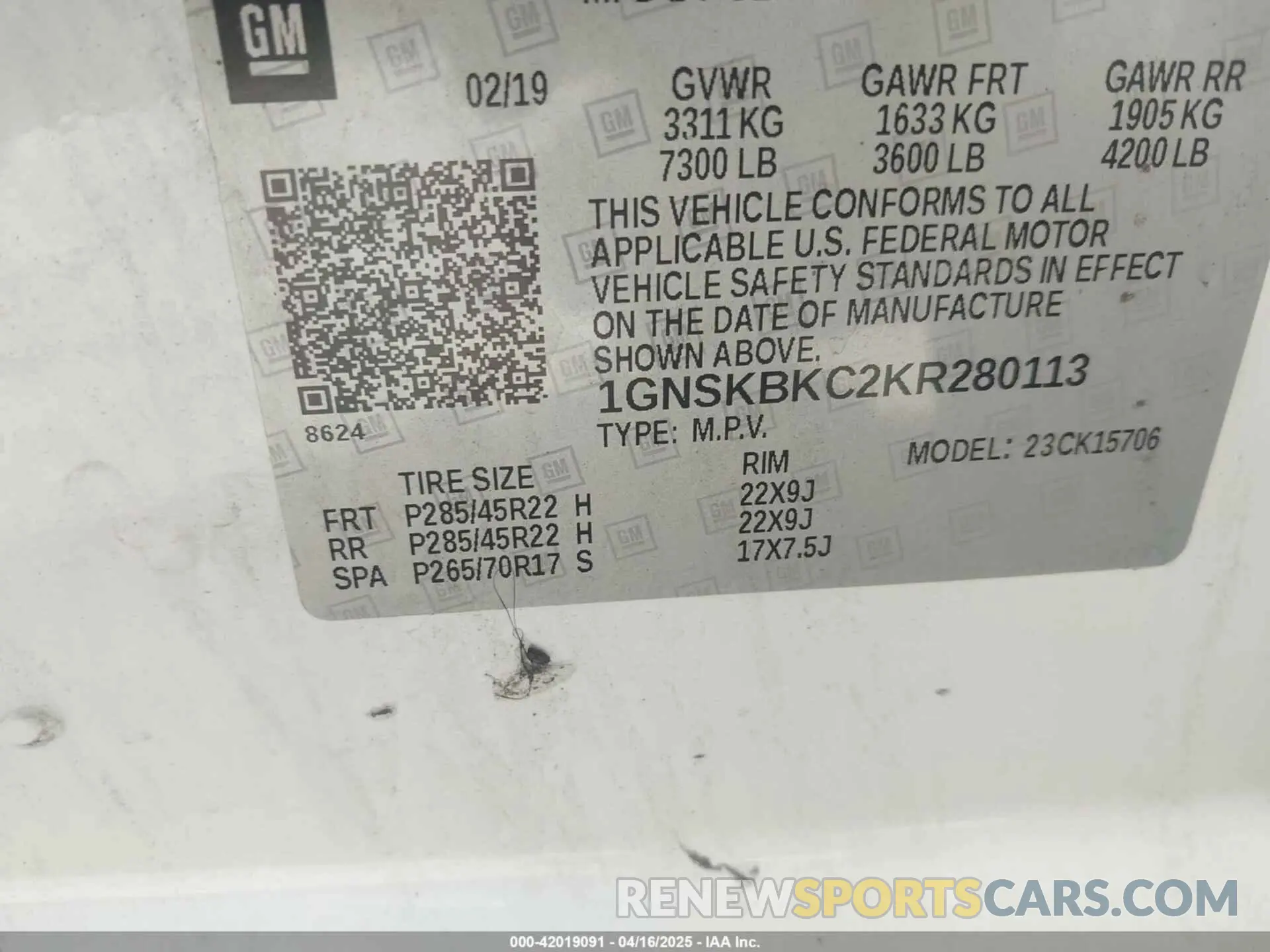 9 Photograph of a damaged car 1GNSKBKC2KR280113 CHEVROLET TAHOE 2019