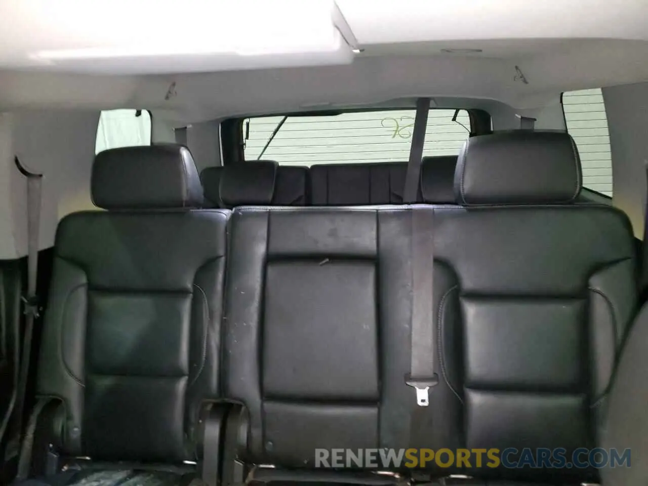 10 Photograph of a damaged car 1GNSKBKC3KR307481 CHEVROLET TAHOE 2019