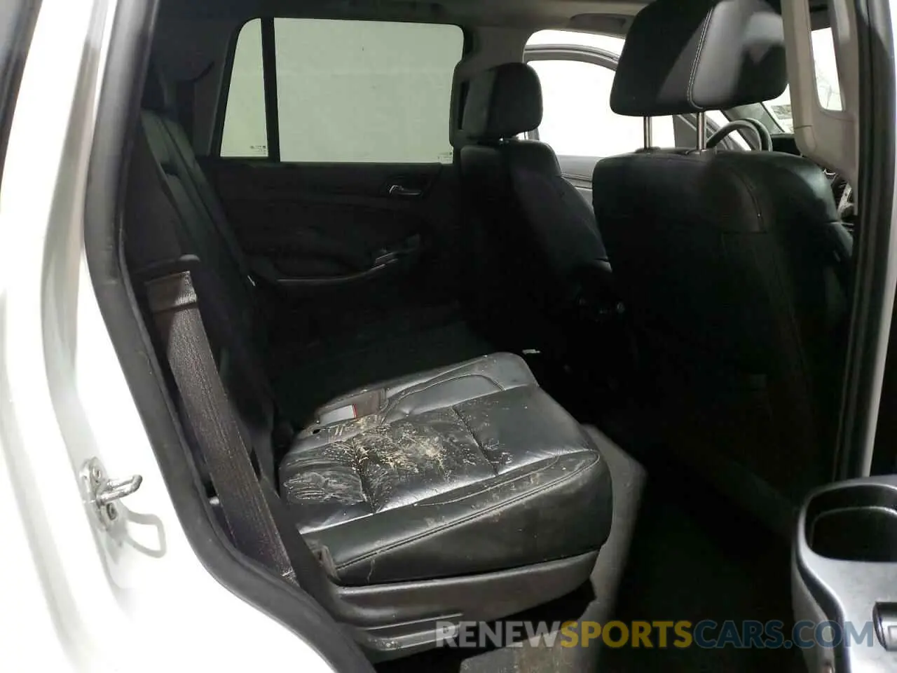 11 Photograph of a damaged car 1GNSKBKC3KR307481 CHEVROLET TAHOE 2019