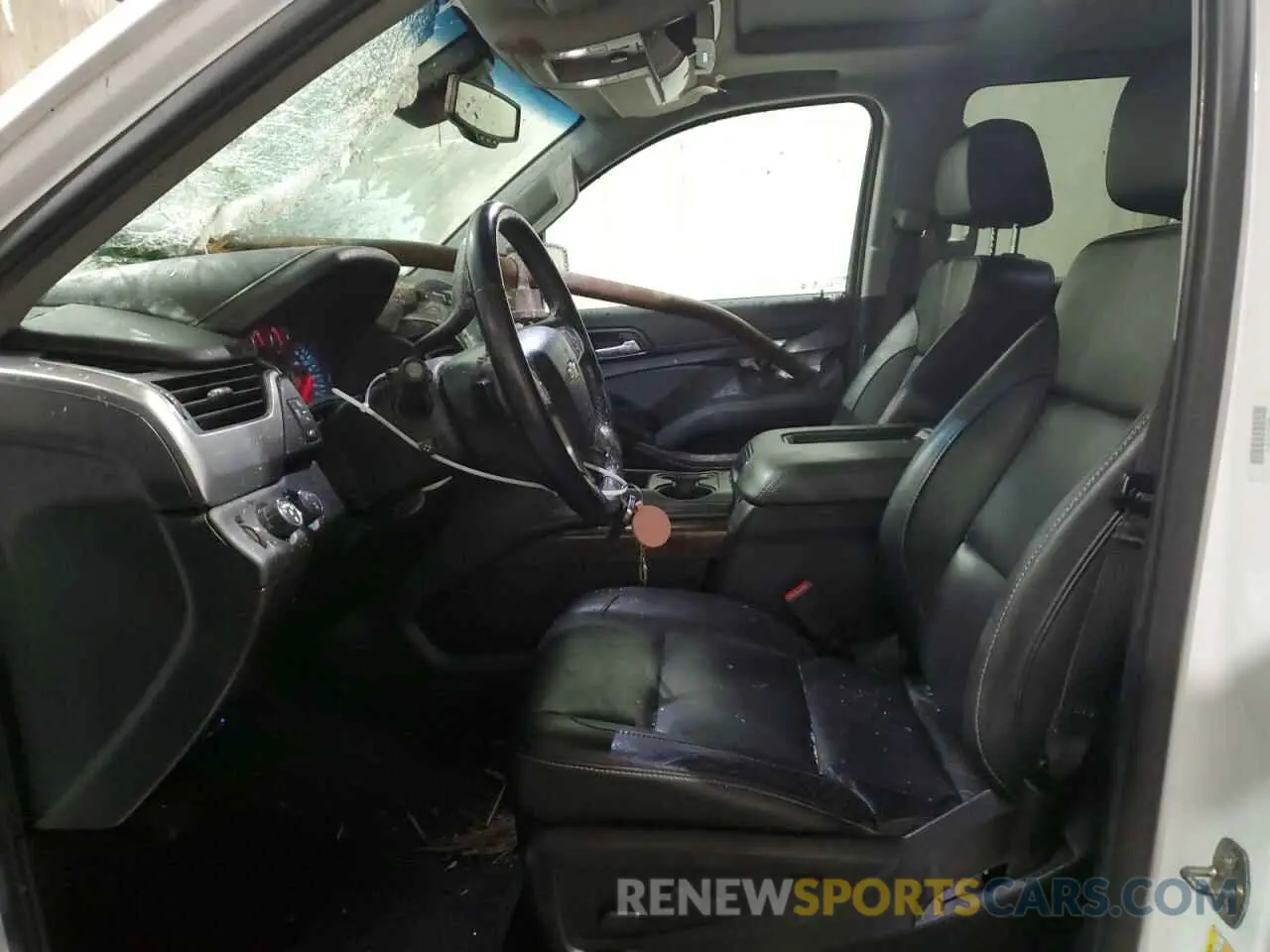 7 Photograph of a damaged car 1GNSKBKC3KR307481 CHEVROLET TAHOE 2019