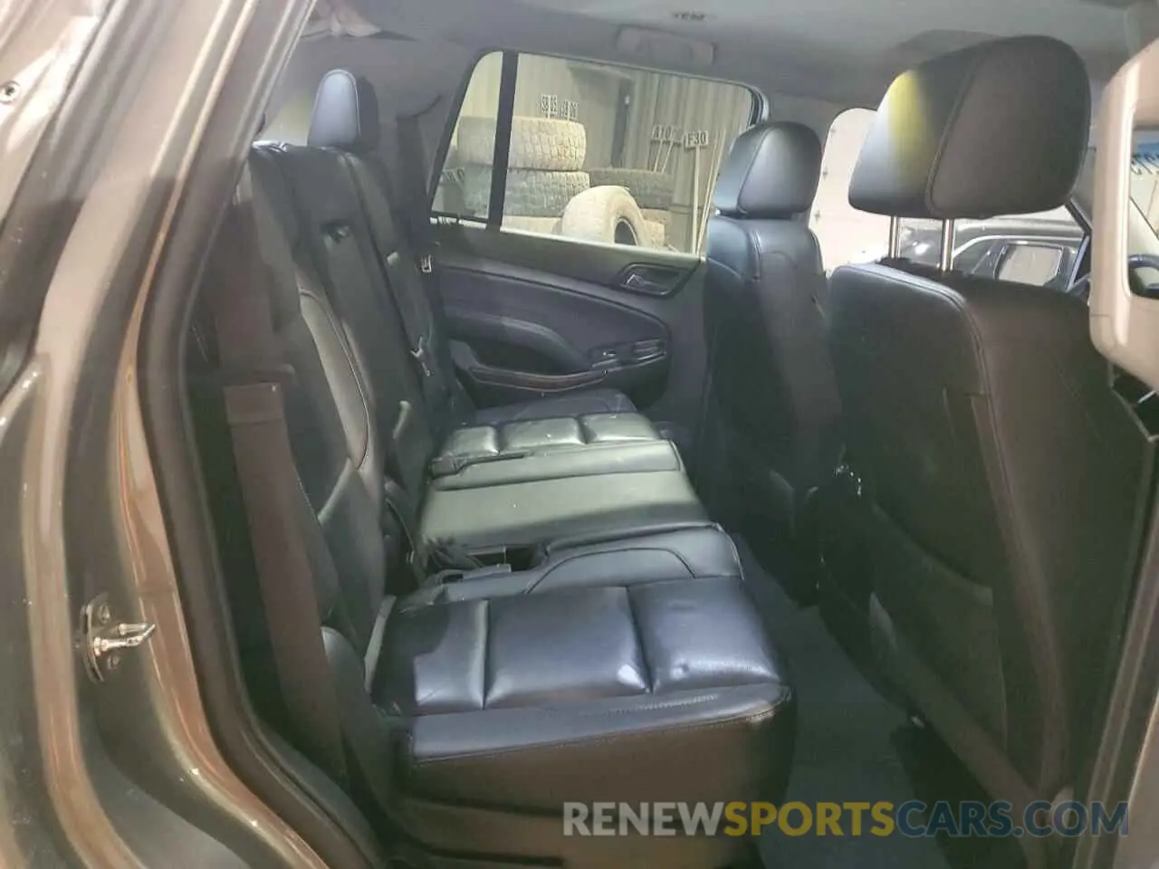 11 Photograph of a damaged car 1GNSKBKC4KR381444 CHEVROLET TAHOE 2019