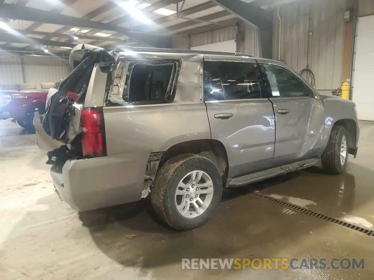 3 Photograph of a damaged car 1GNSKBKC4KR381444 CHEVROLET TAHOE 2019