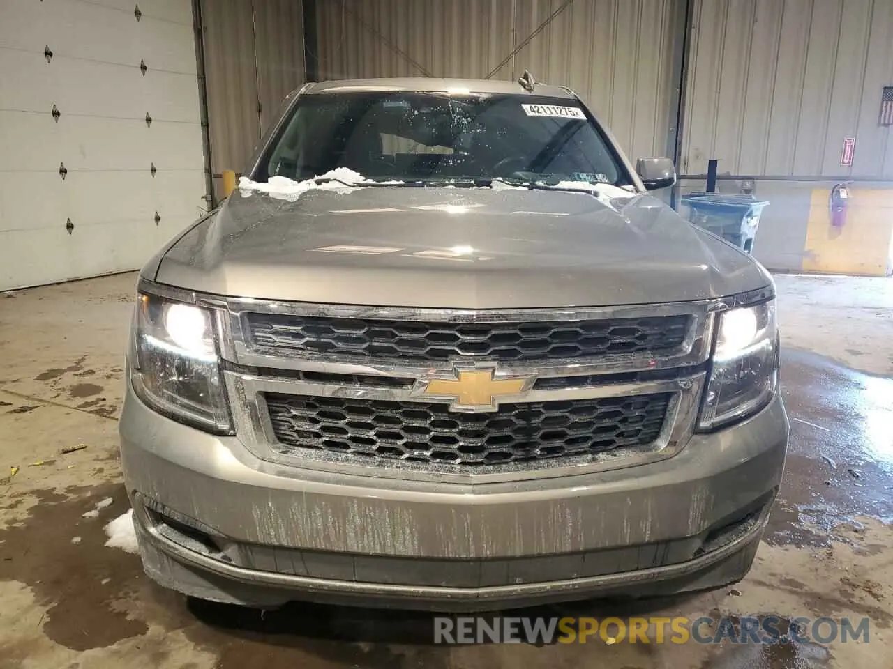 5 Photograph of a damaged car 1GNSKBKC4KR381444 CHEVROLET TAHOE 2019
