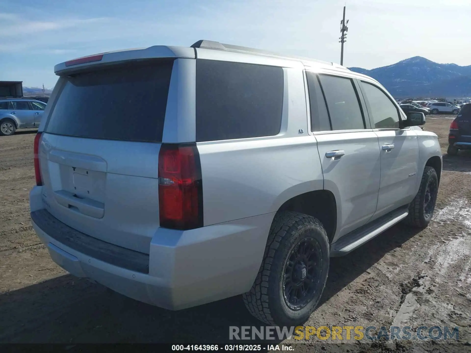 4 Фотография поврежденного автомобиля 1GNSKBKC4KR388622 CHEVROLET TAHOE 2019