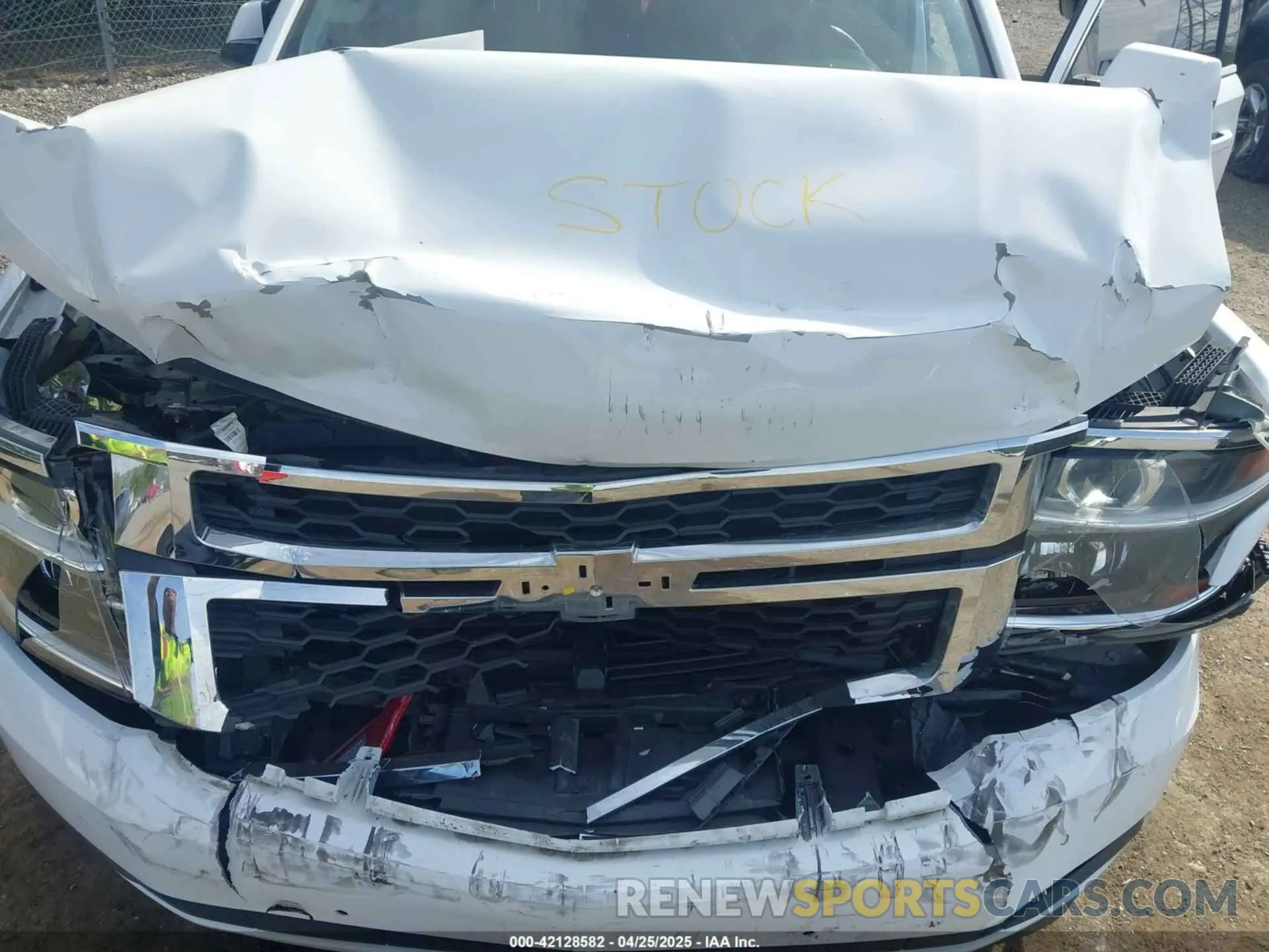 10 Photograph of a damaged car 1GNSKBKC4KR391312 CHEVROLET TAHOE 2019