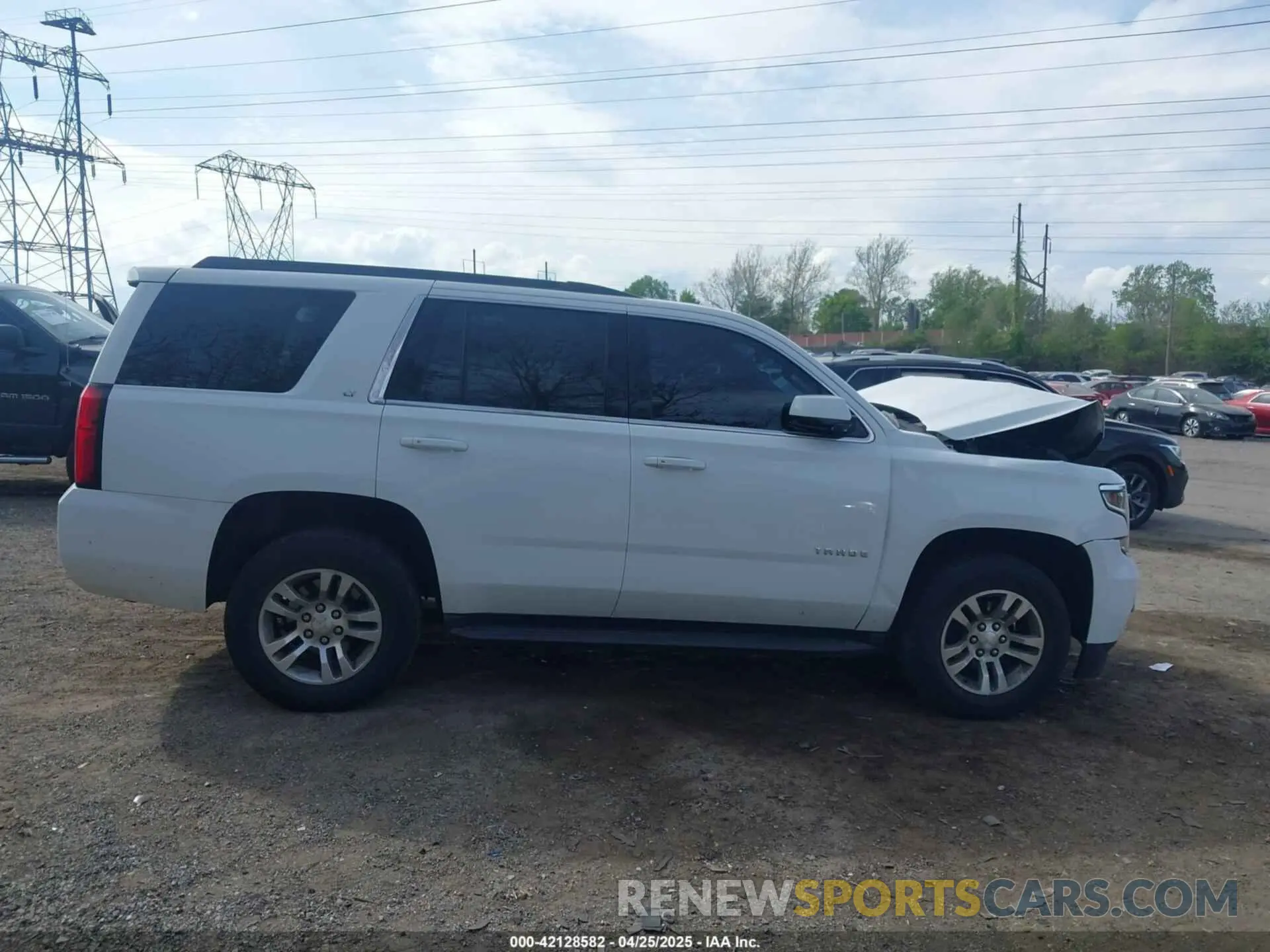 13 Photograph of a damaged car 1GNSKBKC4KR391312 CHEVROLET TAHOE 2019