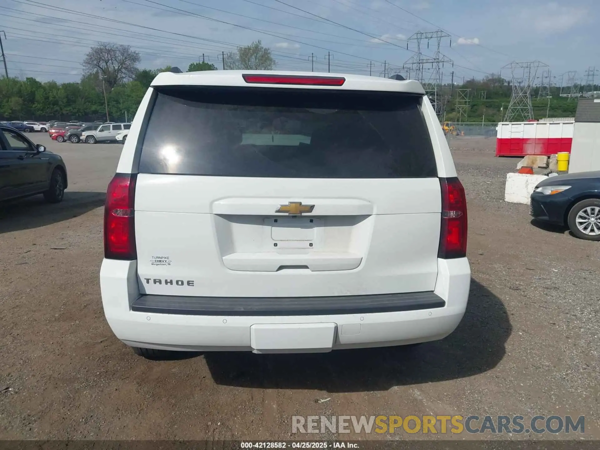 16 Photograph of a damaged car 1GNSKBKC4KR391312 CHEVROLET TAHOE 2019