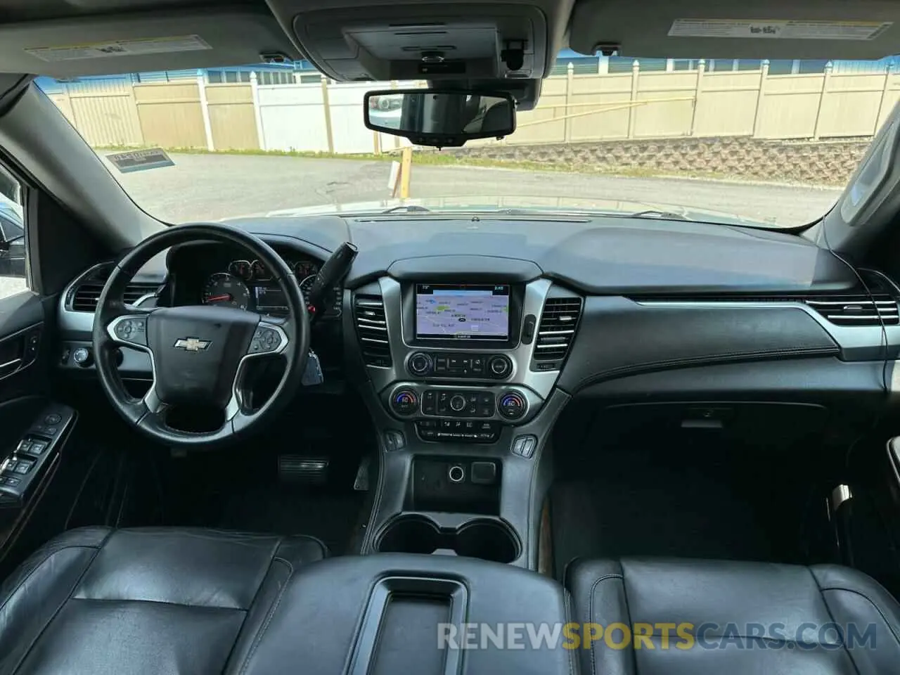 5 Photograph of a damaged car 1GNSKBKC5KR127144 CHEVROLET TAHOE 2019