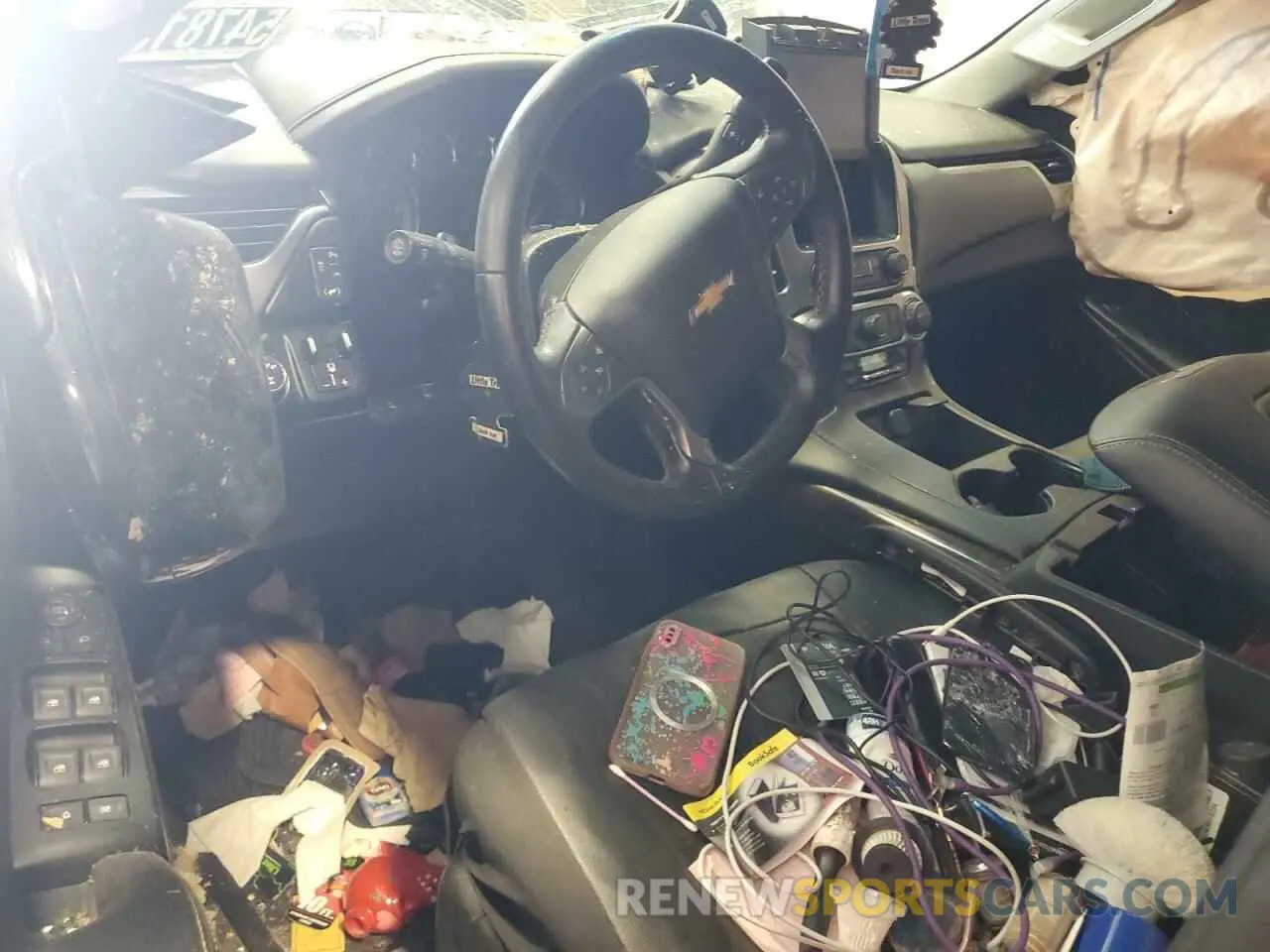 8 Photograph of a damaged car 1GNSKBKC5KR186372 CHEVROLET TAHOE 2019
