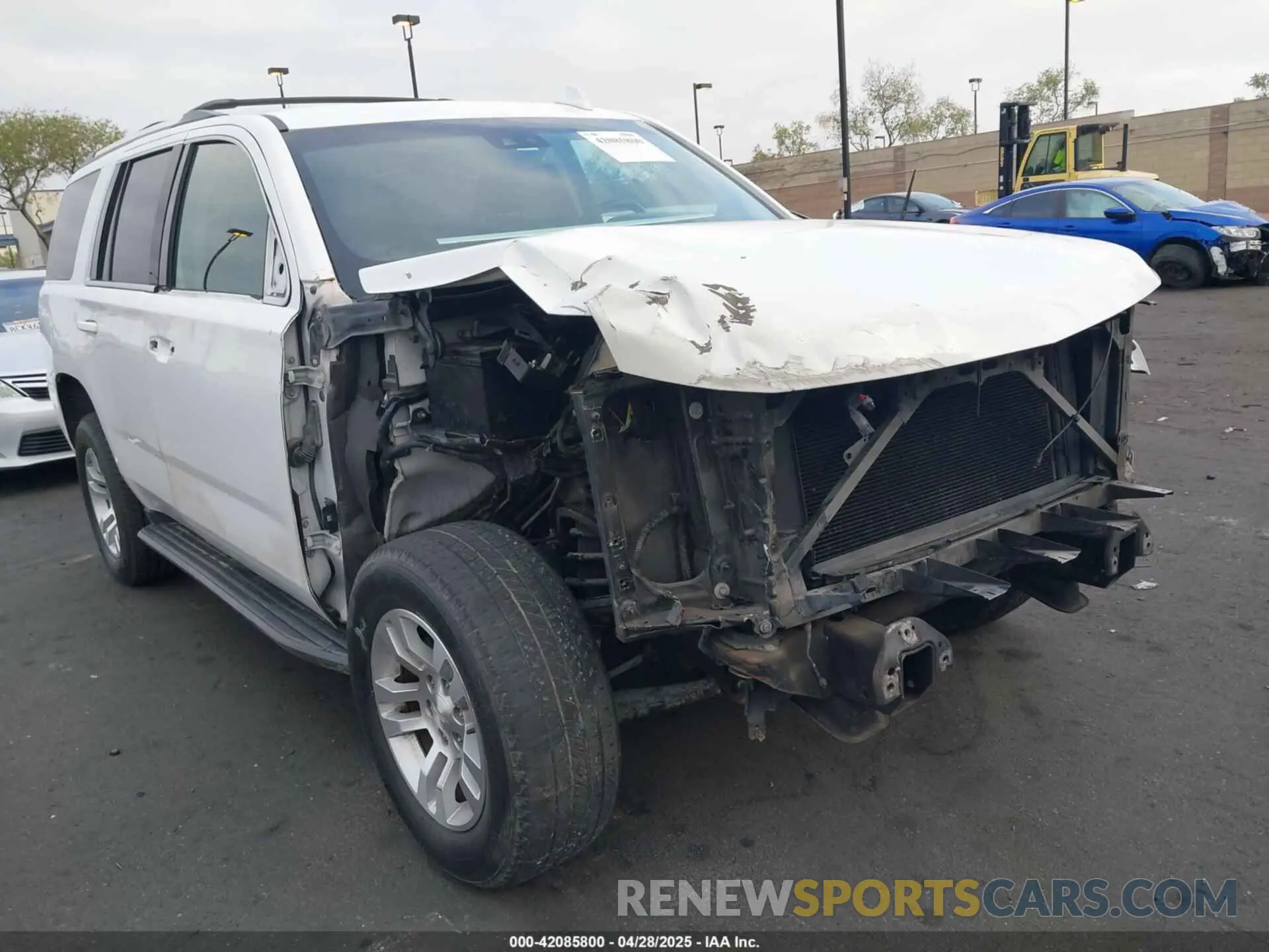 1 Photograph of a damaged car 1GNSKBKC5KR273544 CHEVROLET TAHOE 2019