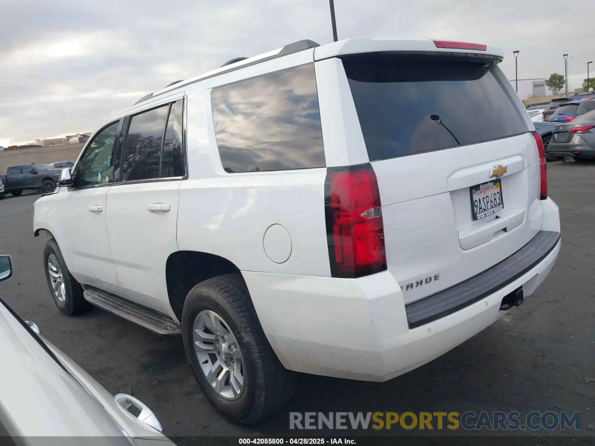 15 Photograph of a damaged car 1GNSKBKC5KR273544 CHEVROLET TAHOE 2019