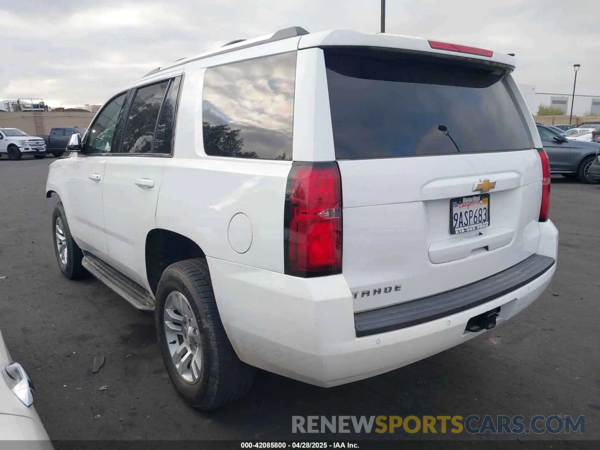 3 Photograph of a damaged car 1GNSKBKC5KR273544 CHEVROLET TAHOE 2019