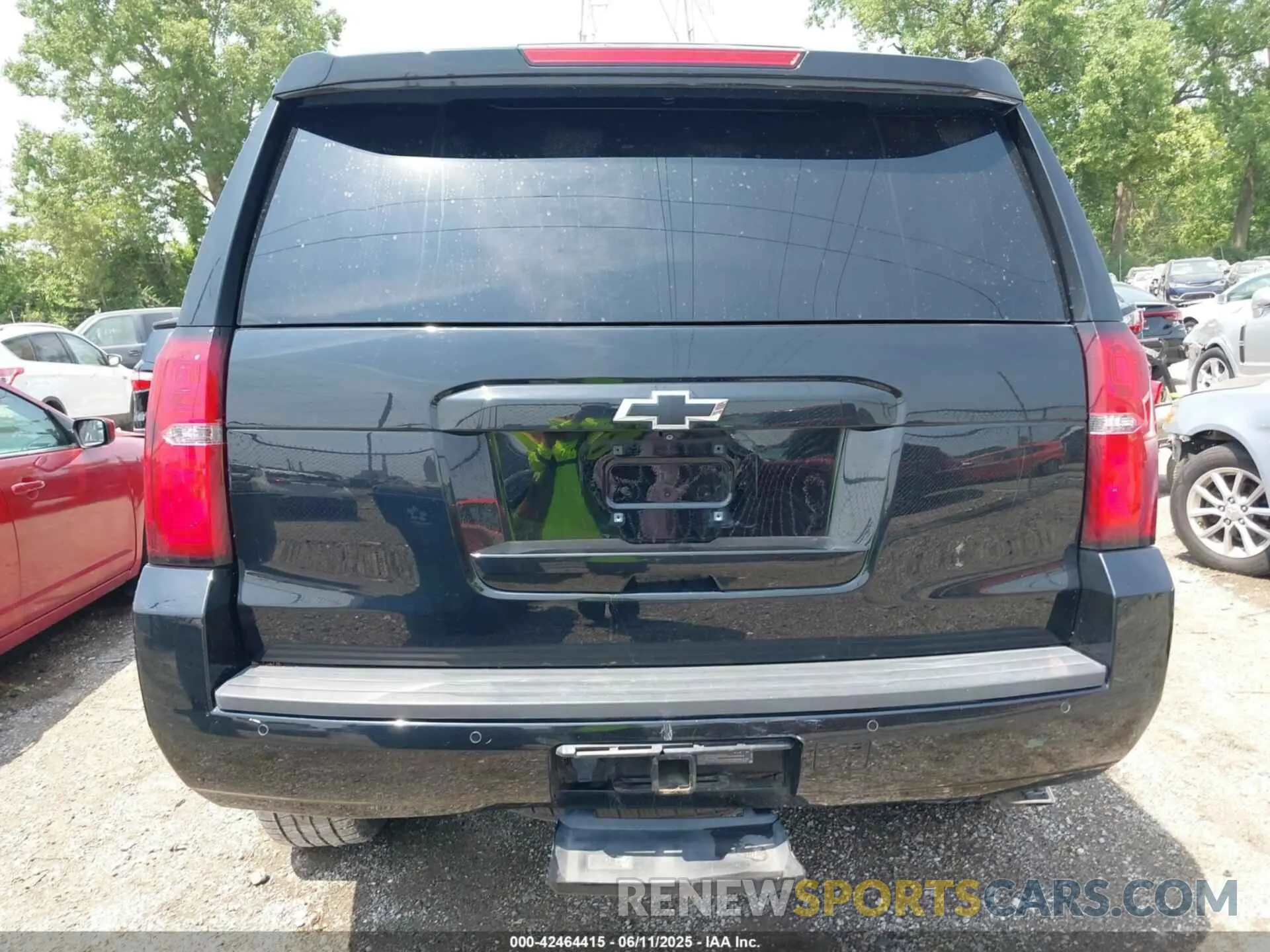 16 Photograph of a damaged car 1GNSKBKC7KR253912 CHEVROLET TAHOE 2019