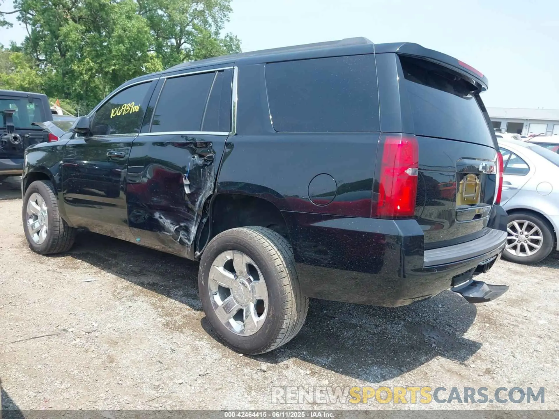 3 Photograph of a damaged car 1GNSKBKC7KR253912 CHEVROLET TAHOE 2019